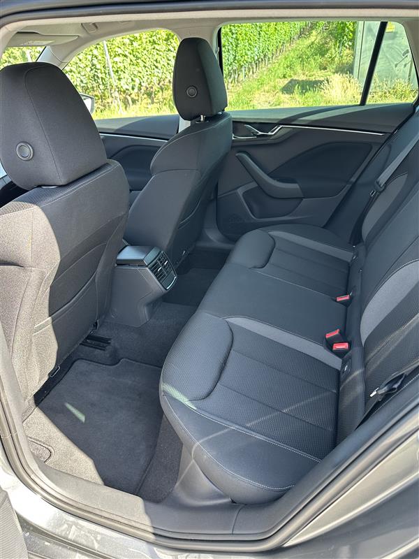 SKODA Kamiq 1.0 TSI Tour-image-5