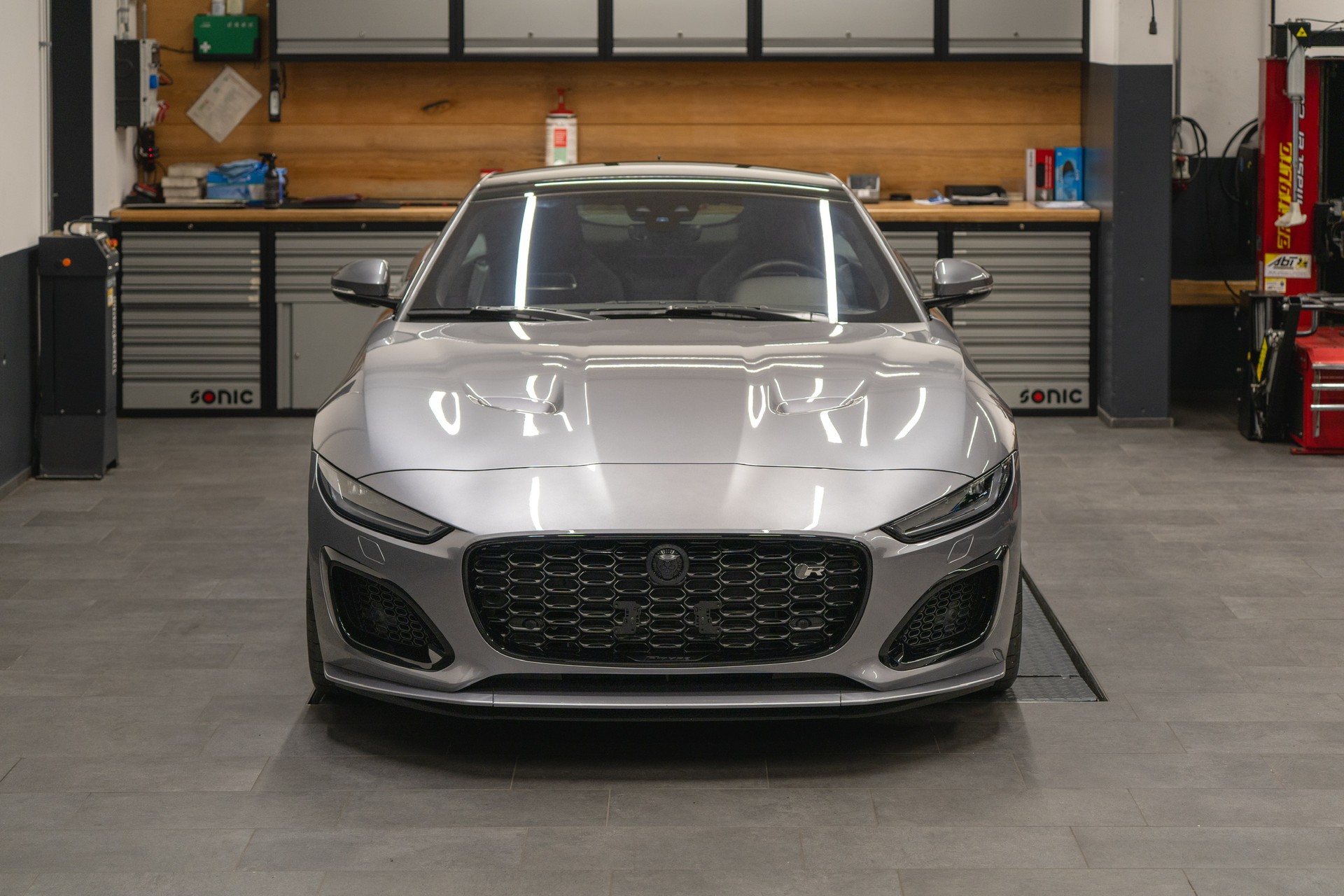 JAGUAR F-Type Coupé 5.0 V8 Last Edition R75 Automatik AWD-image-29