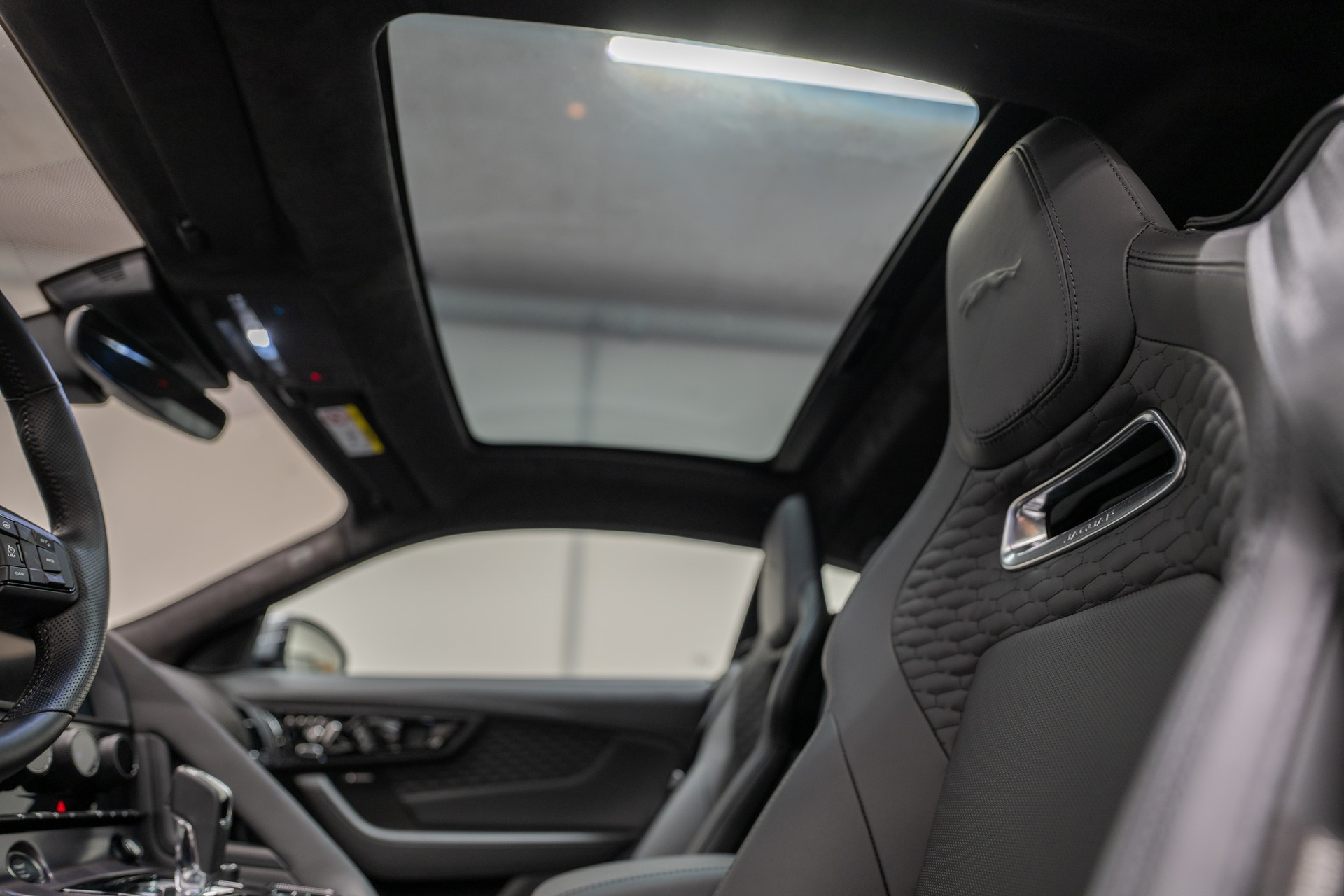 JAGUAR F-Type Coupé 5.0 V8 Last Edition R75 Automatik AWD-image-11