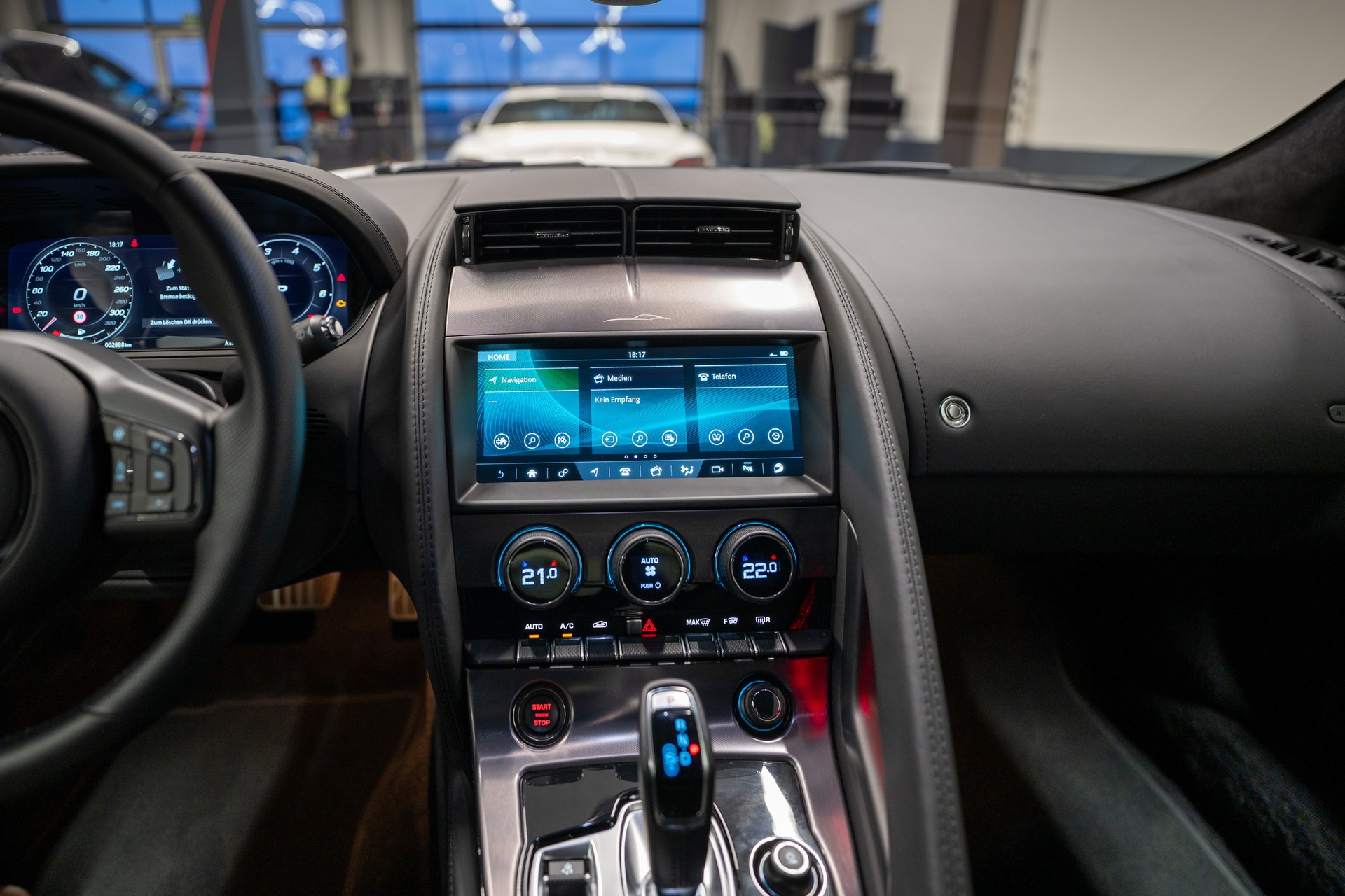 JAGUAR F-Type Coupé 5.0 V8 Last Edition R75 Automatik AWD-image-14