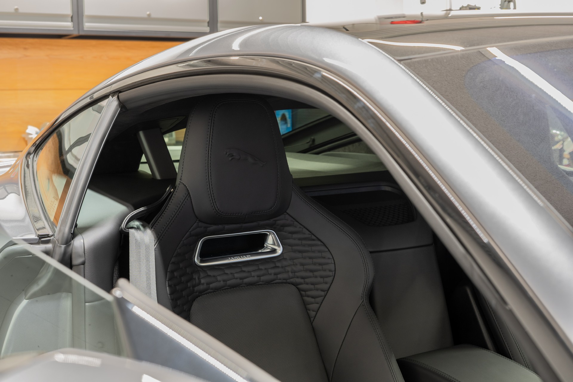JAGUAR F-Type Coupé 5.0 V8 Last Edition R75 Automatik AWD-image-27