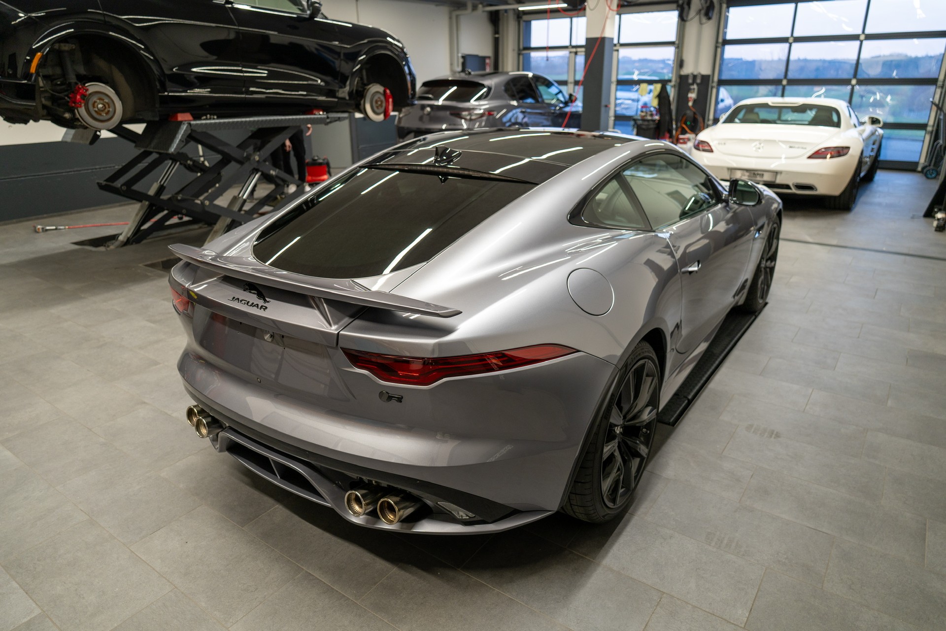 JAGUAR F-Type Coupé 5.0 V8 Last Edition R75 Automatik AWD-image-4
