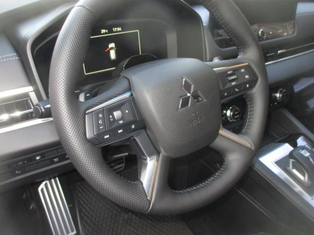MITSUBISHI Outlander 2.4 PHEV Instyle 4x4-image-7