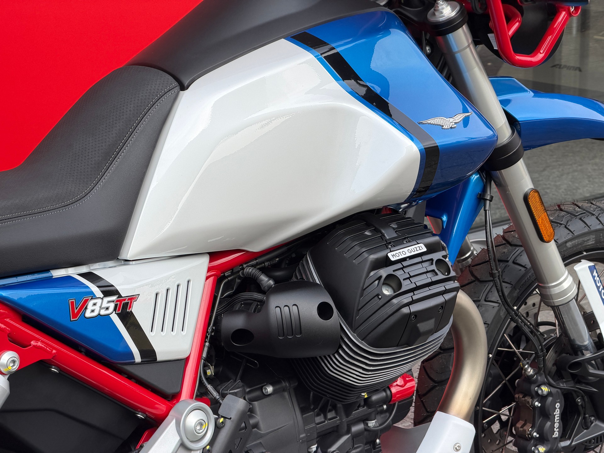 MOTO GUZZI V85 TT (35kW)-image-4