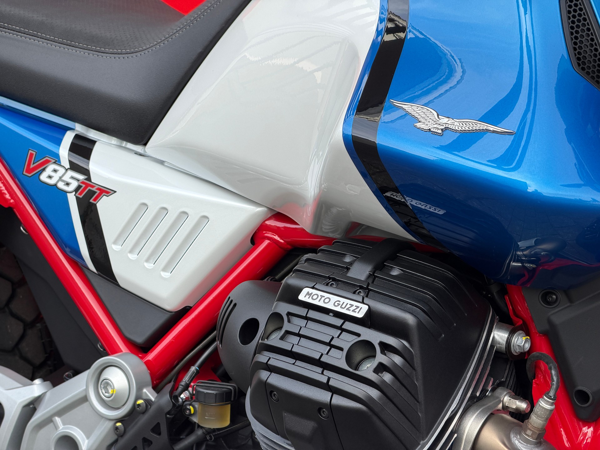 MOTO GUZZI V85 TT (35kW)-image-10