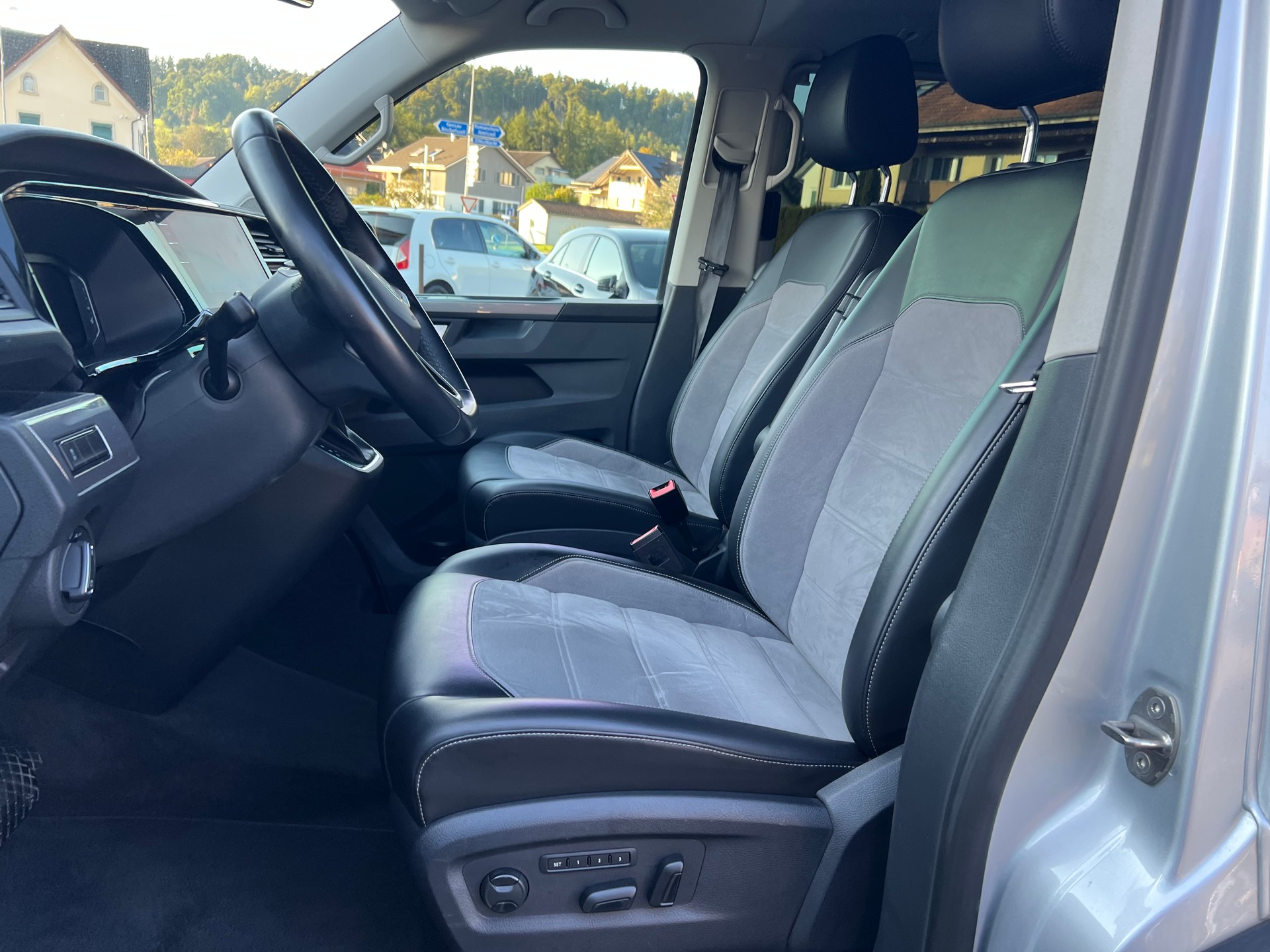VW T6.1 Multivan 2.0 Bi-TDI Highline 4Motion DSG-image-10