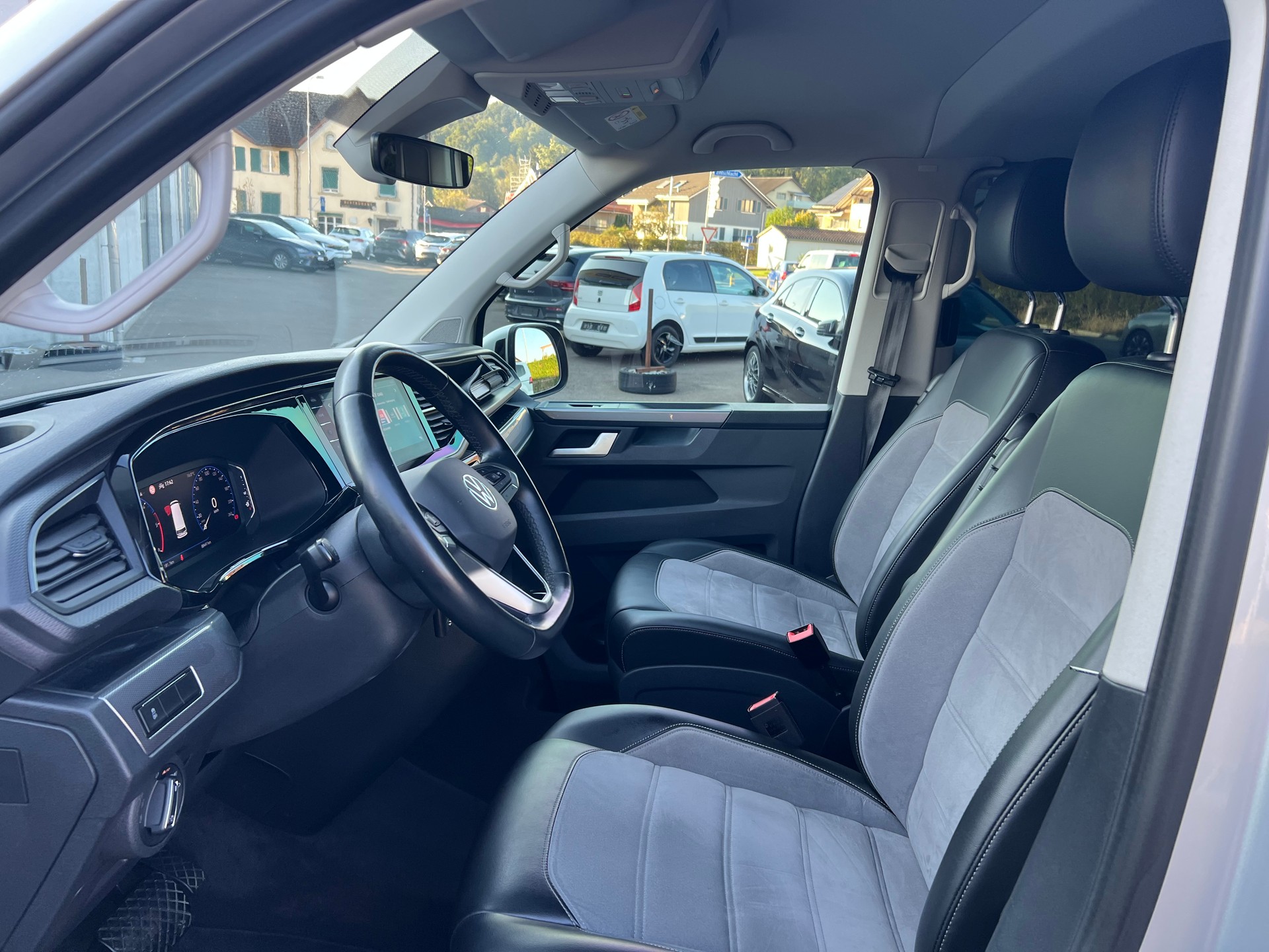VW T6.1 Multivan 2.0 Bi-TDI Highline 4Motion DSG-image-15