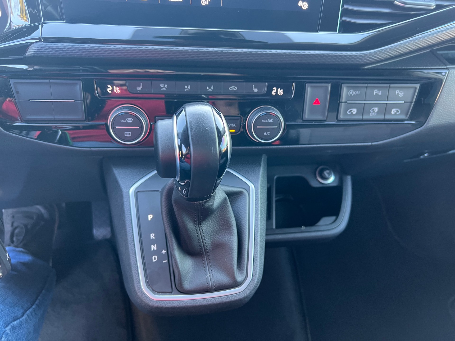 VW T6.1 Multivan 2.0 Bi-TDI Highline 4Motion DSG-image-14