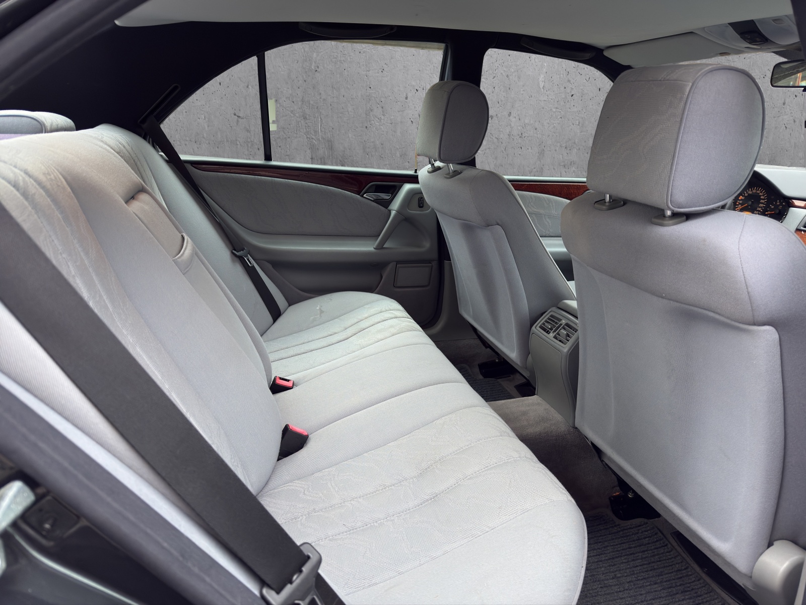 MERCEDES-BENZ E 280 Avantgarde 4-Matic Automatic-image-14