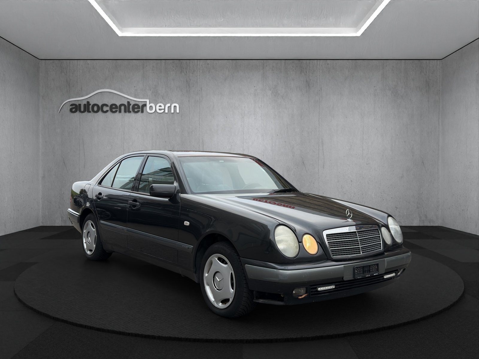 MERCEDES-BENZ E 280 Avantgarde 4-Matic Automatic