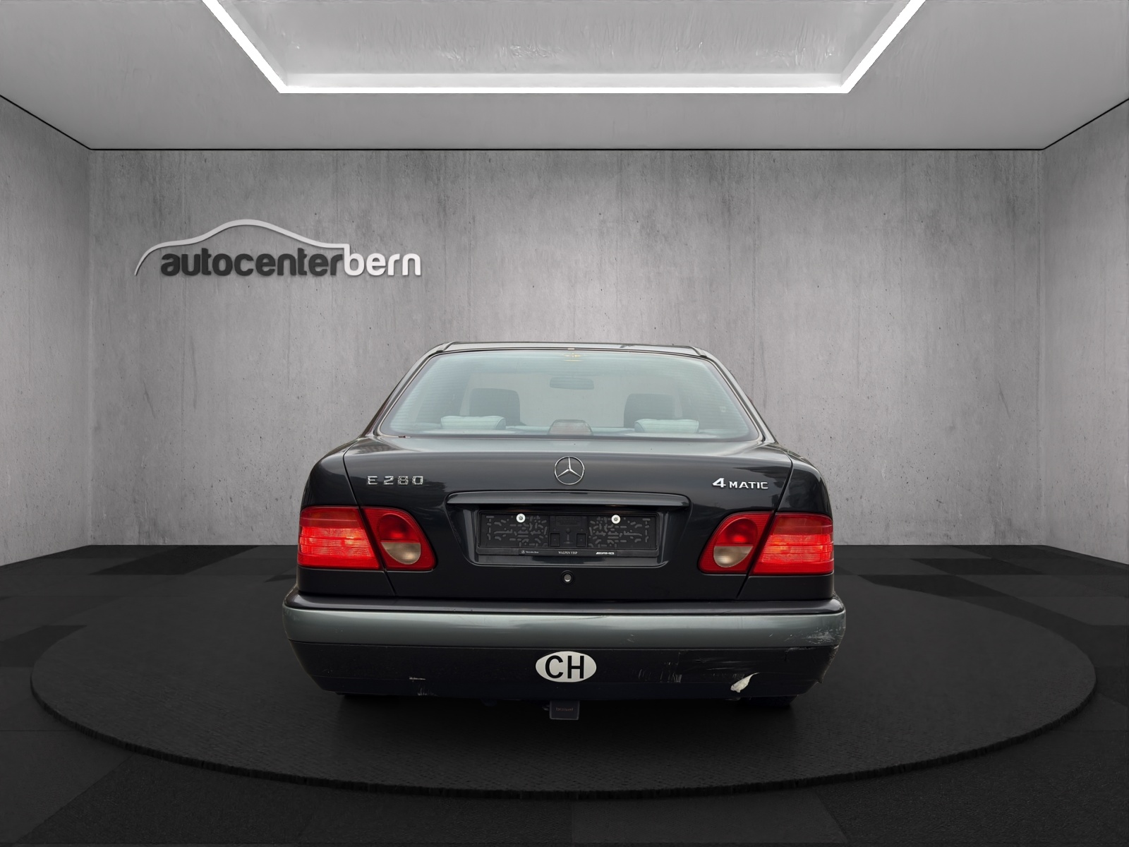 MERCEDES-BENZ E 280 Avantgarde 4-Matic Automatic-image-5