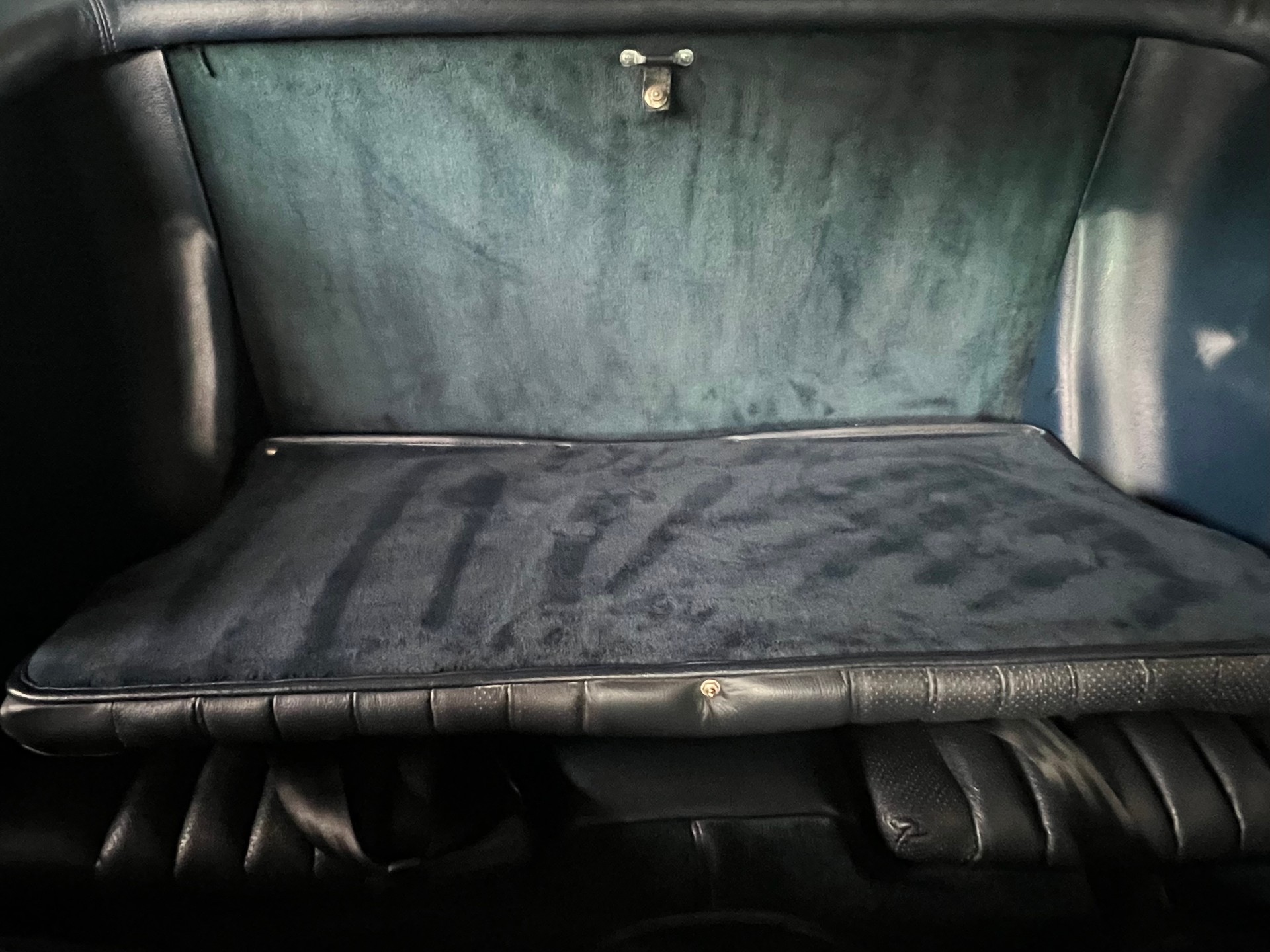 MERCEDES-BENZ V8 Cabriolet ***** Veteran *****-image-16