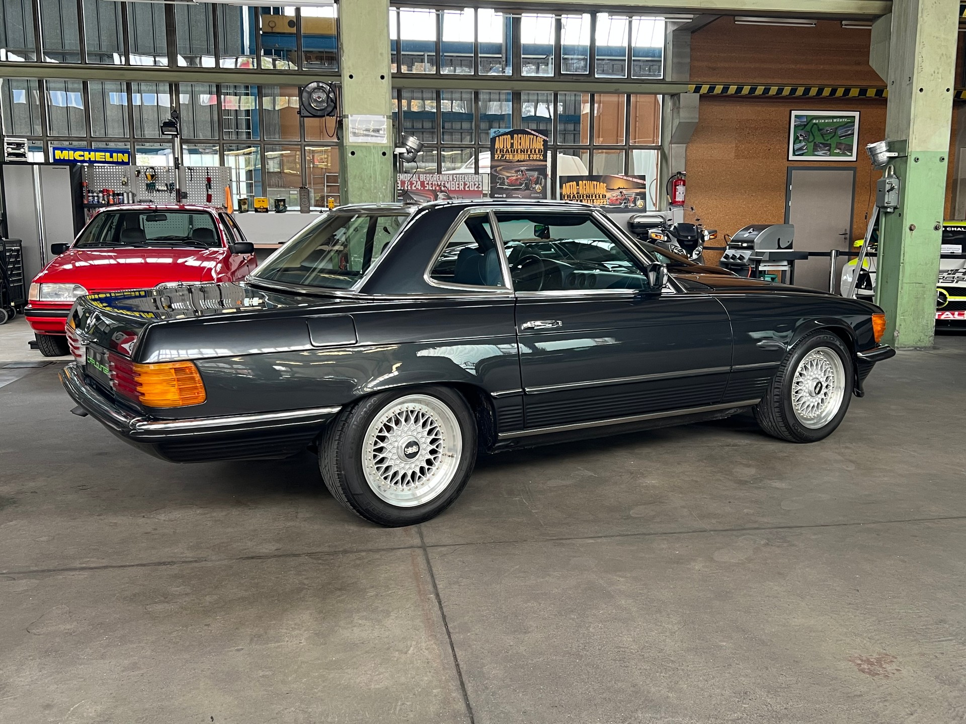 MERCEDES-BENZ V8 Cabriolet ***** Veteran *****-showroom-element-1