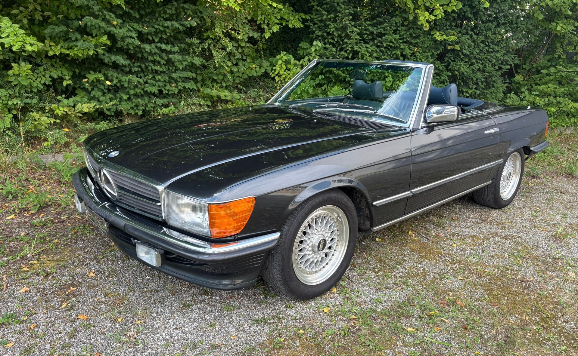 MERCEDES-BENZ V8 Cabriolet ***** Veteran *****-showroom-element-3