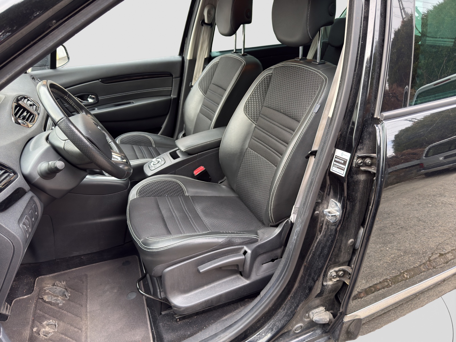 RENAULT Scénic 1.2 16V Turbo Bose-image-9