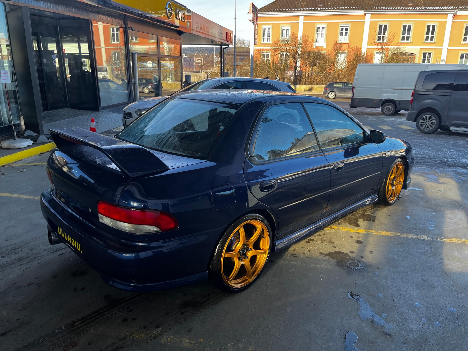 SUBARU Impreza 2.0 Turbo GT-image-2