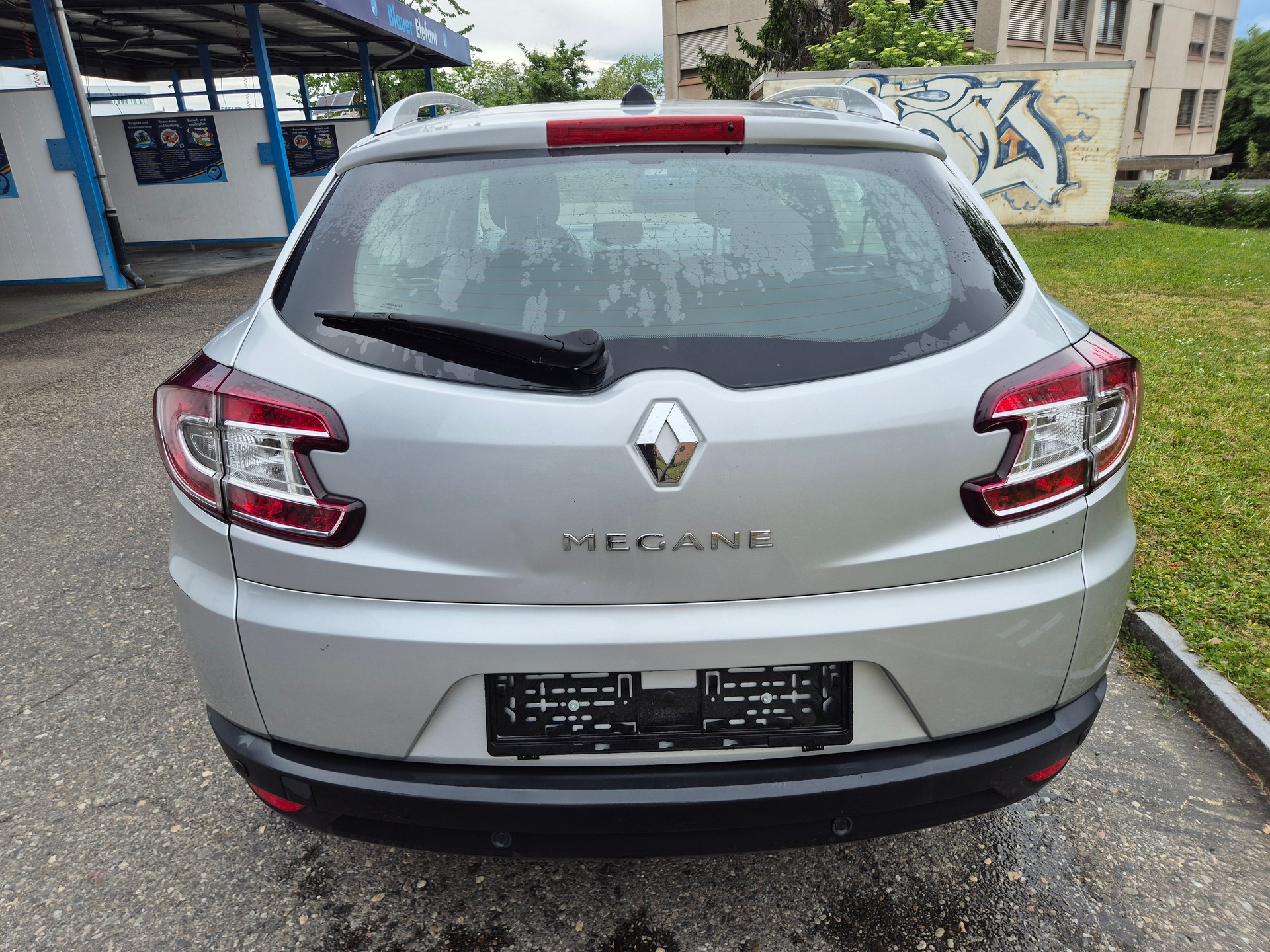 RENAULT Mégane Grandtour 2.0 16V Dynamique CVT-image-2