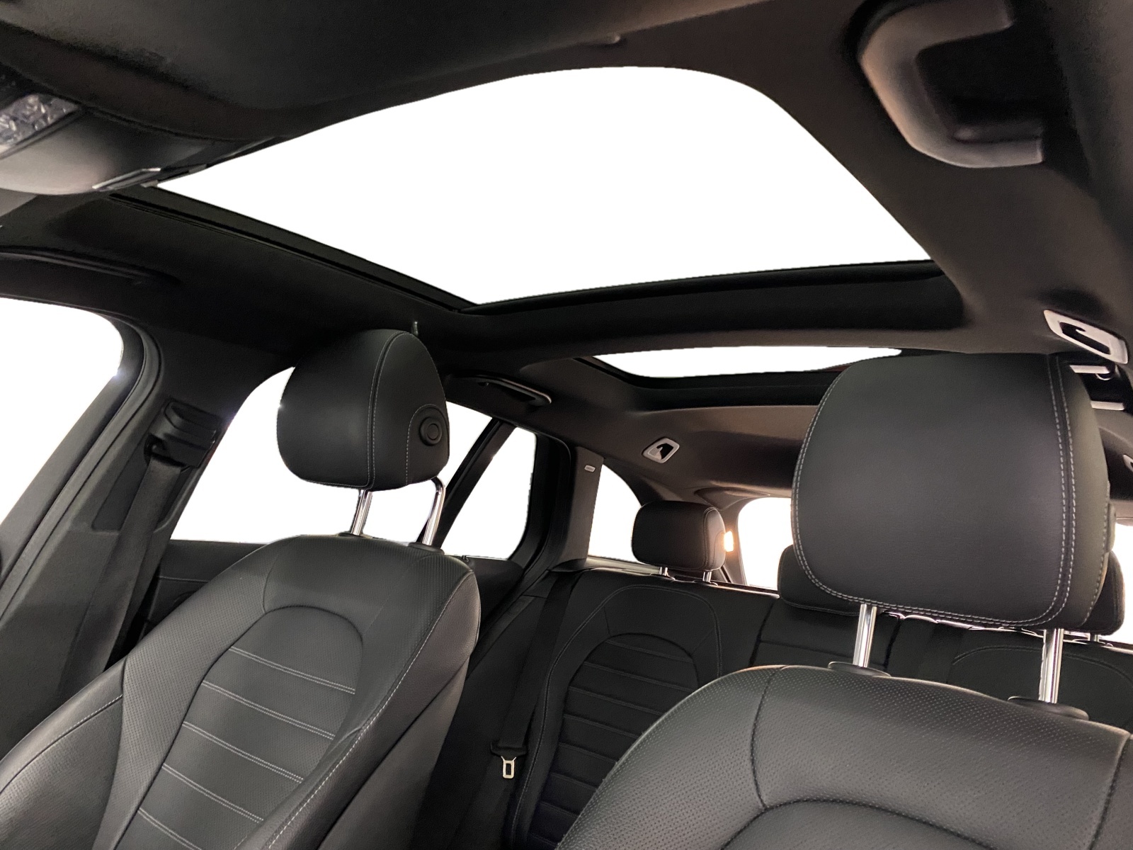 MERCEDES-BENZ C 220 d Swiss Star AMG Line 4MATIC Kombi-image-12