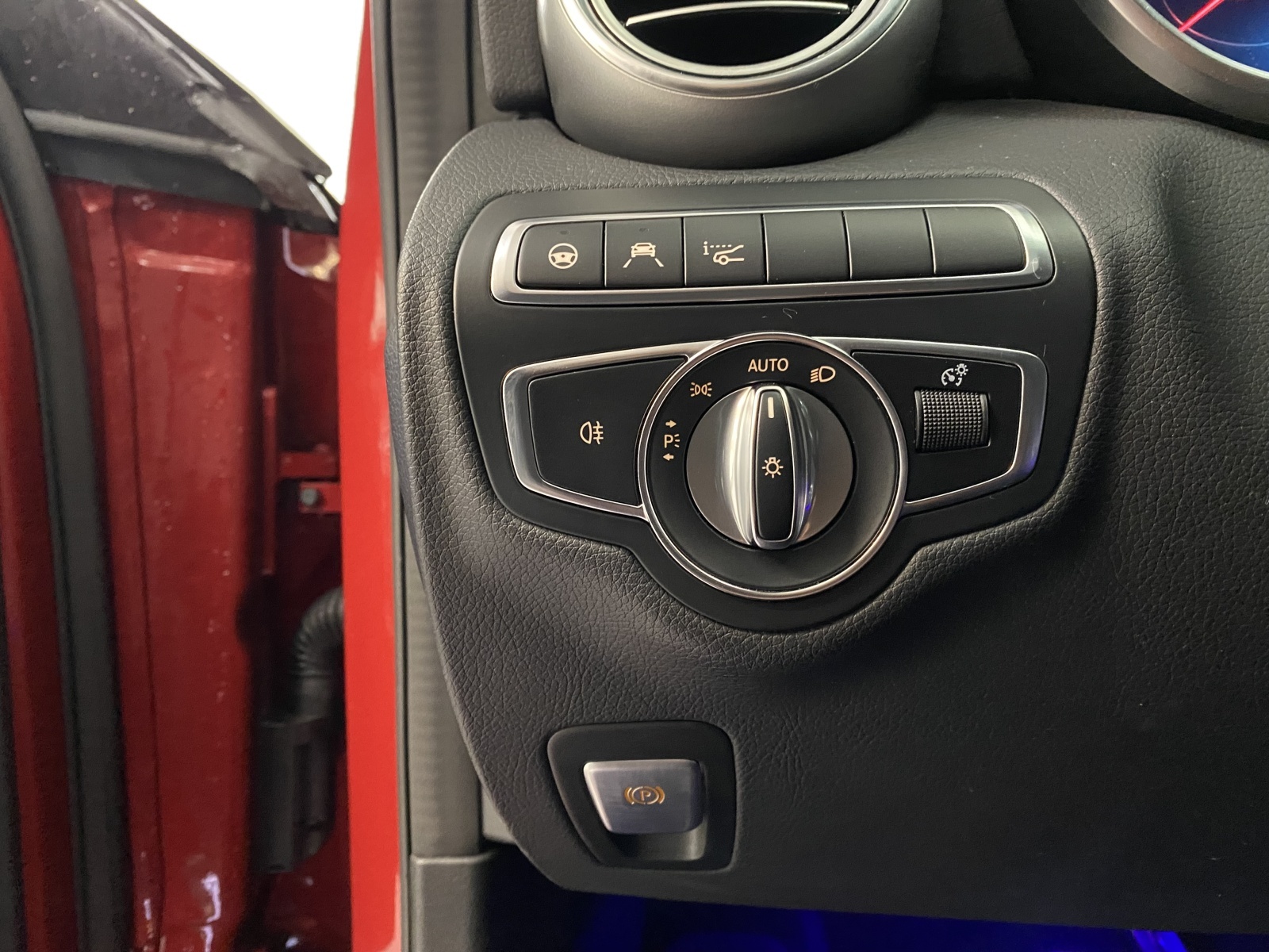 MERCEDES-BENZ C 220 d Swiss Star AMG Line 4MATIC Kombi-image-11