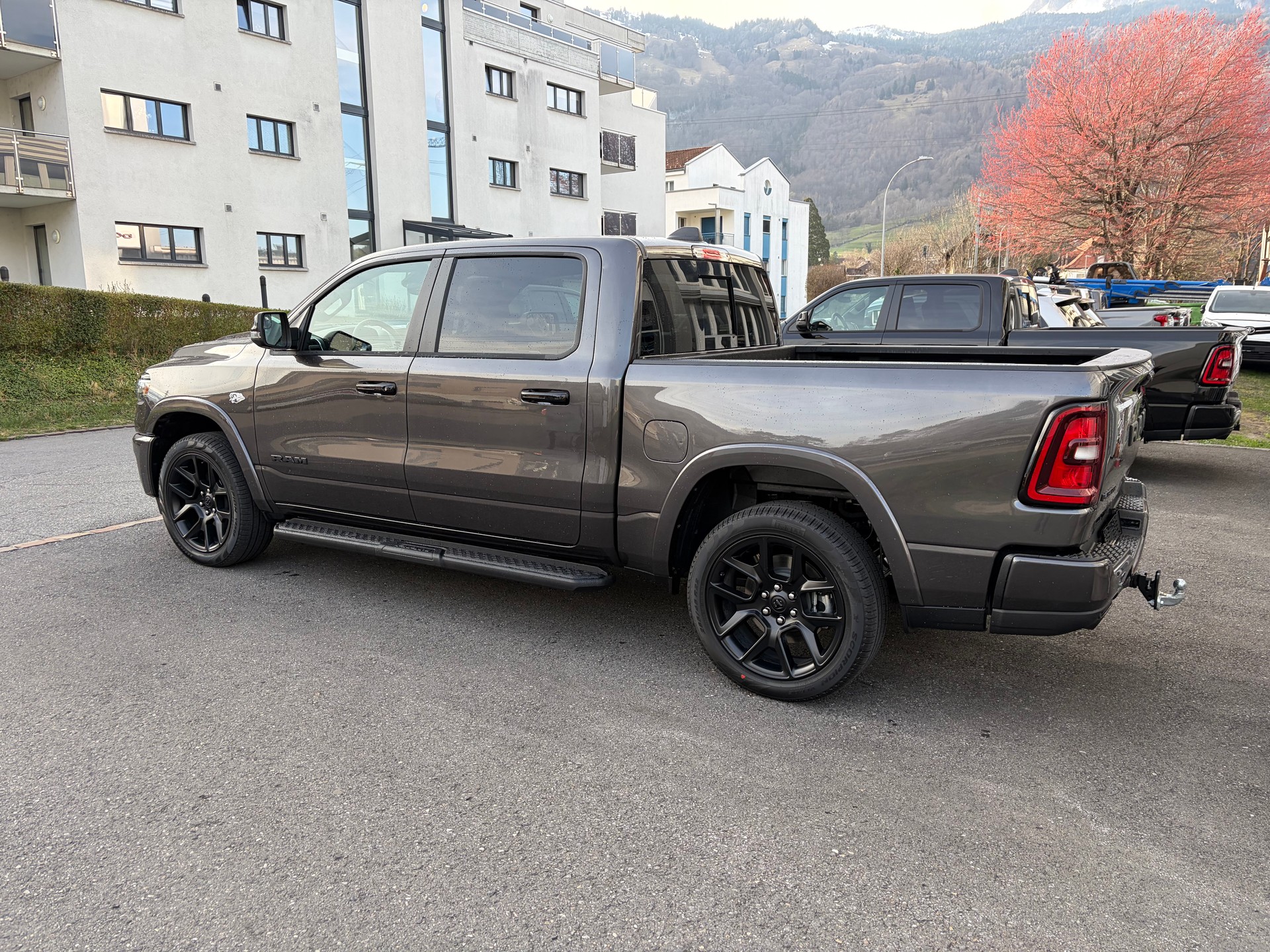 DODGE Ram 1500 Laramie Night Crew Cab 5.7l V8 MY26-image-4
