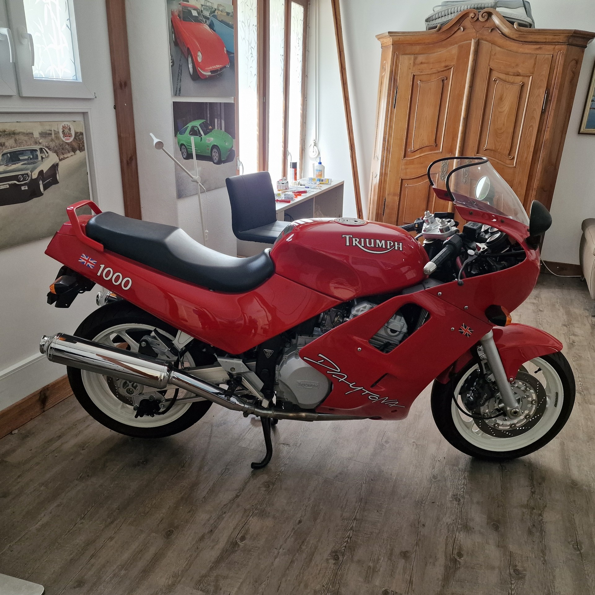 TRIUMPH Daytona 1000 Veteran-image-1