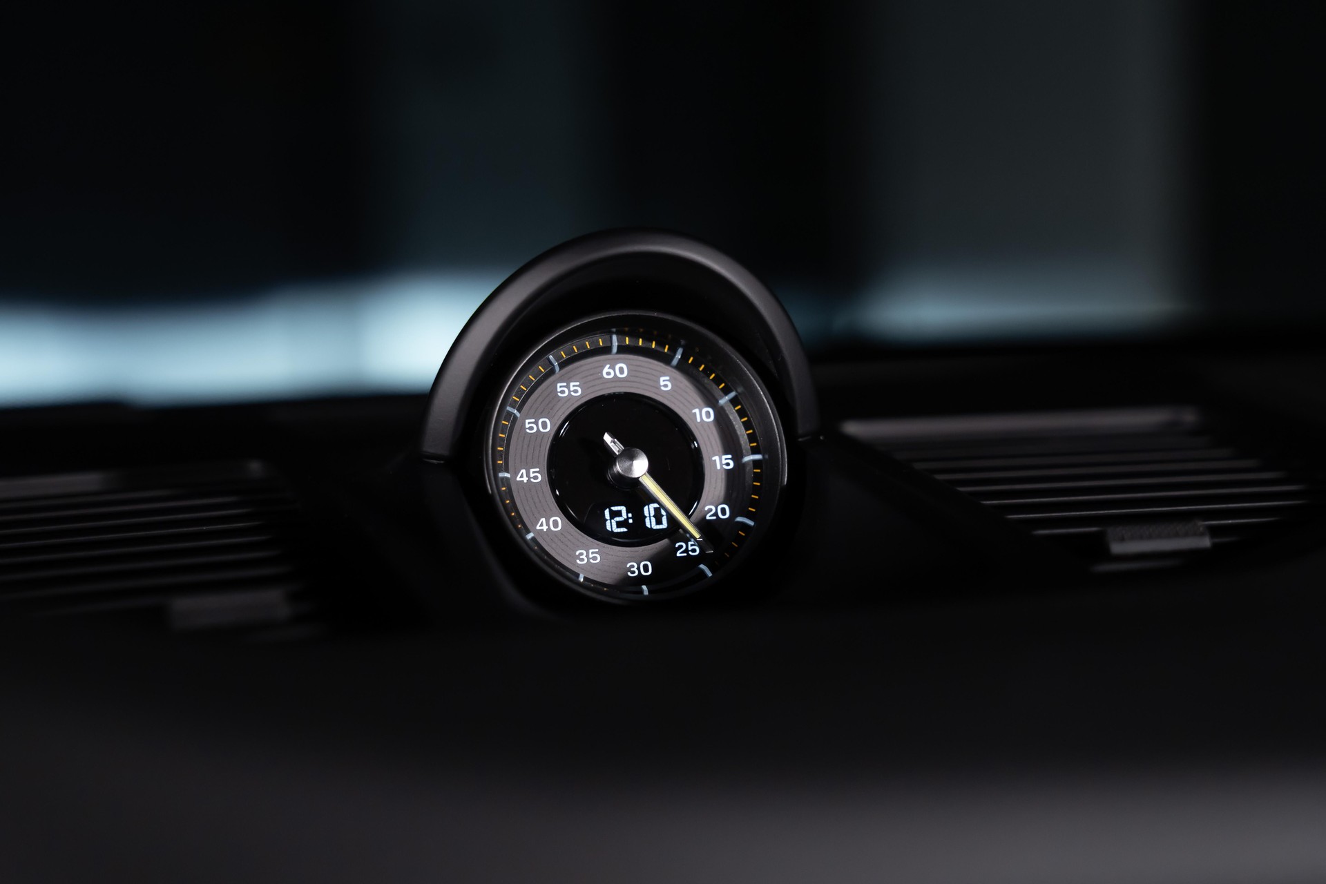 PORSCHE 911 Coupé 4.0 GT3 PDK-image-27