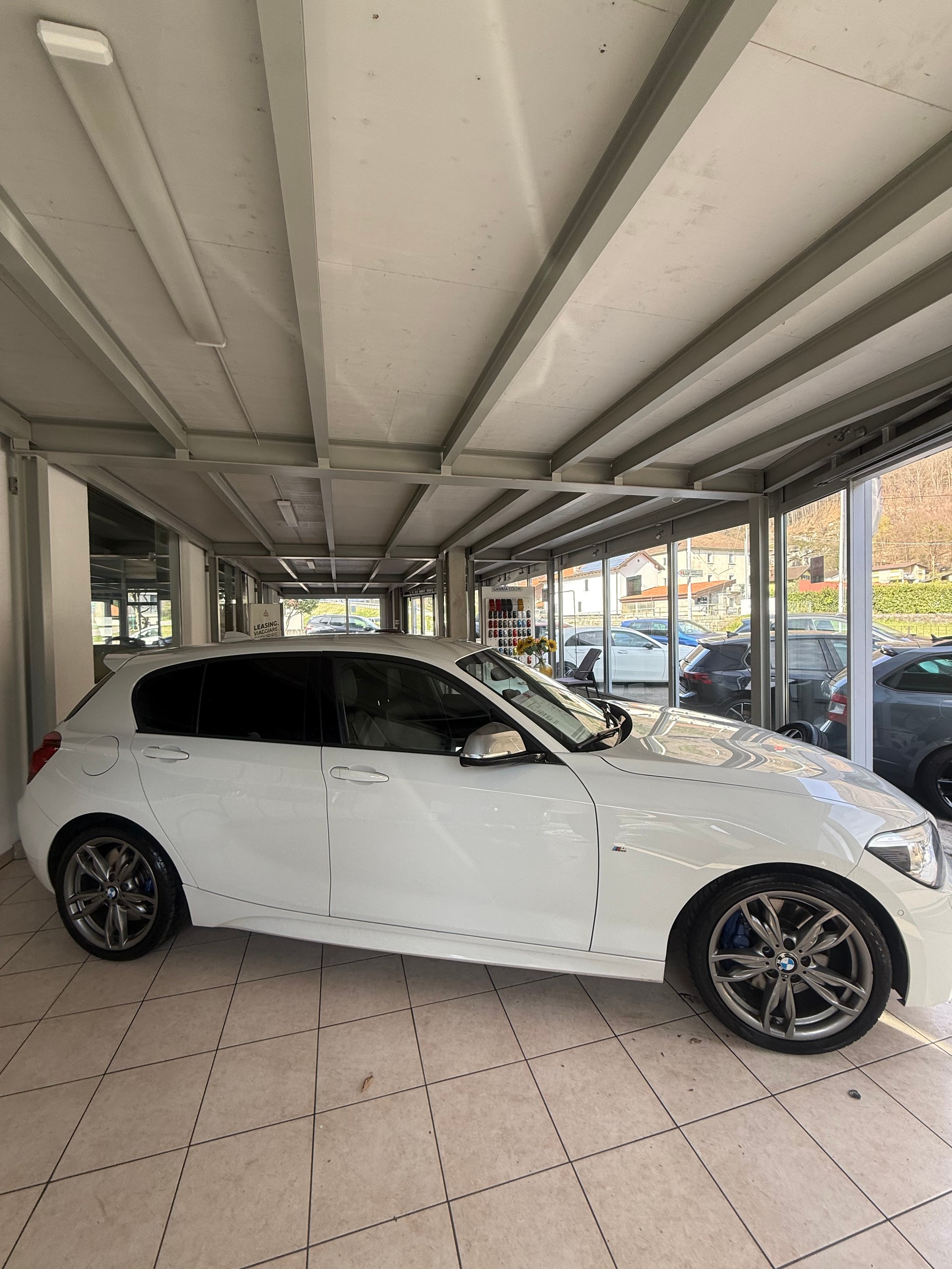 BMW M135i xDrive Steptronic-image-6