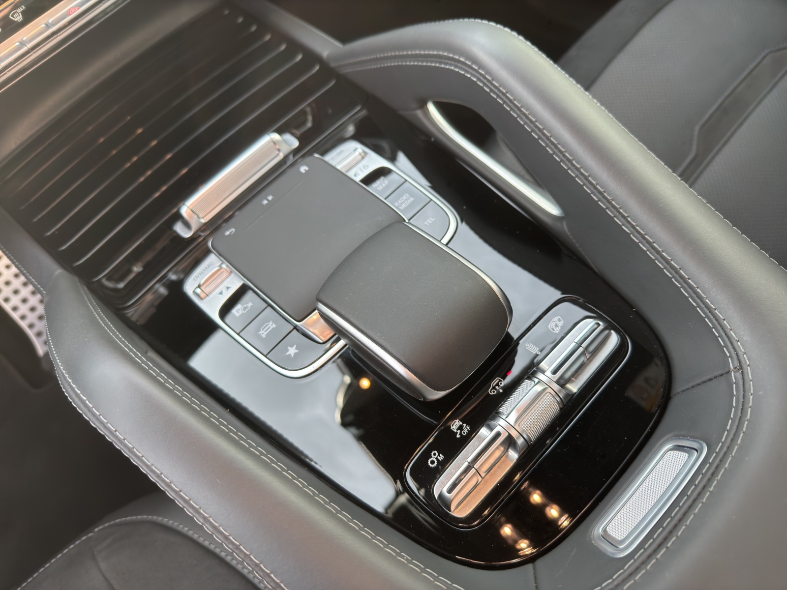 MERCEDES-BENZ GLE Coupé 53 AMG 4Matic+ Speedshift-image-12