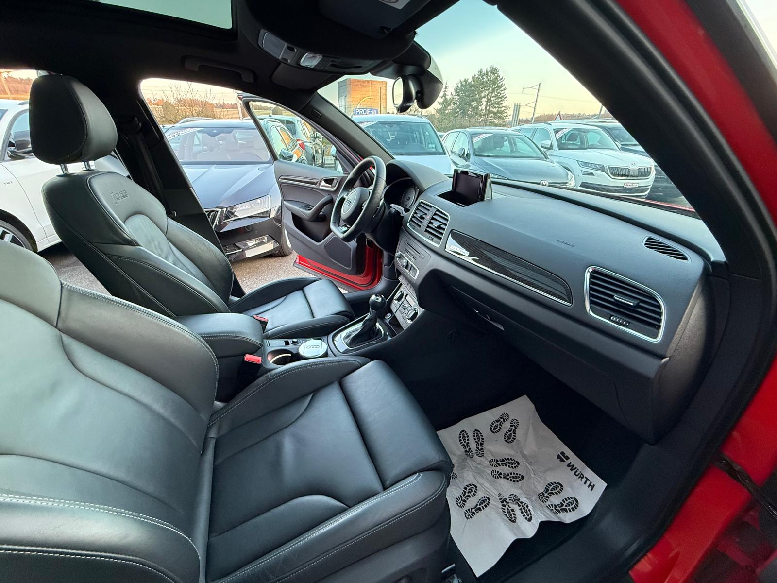 AUDI RS Q3 2.5 TFSI quattro S-tronic-image-7