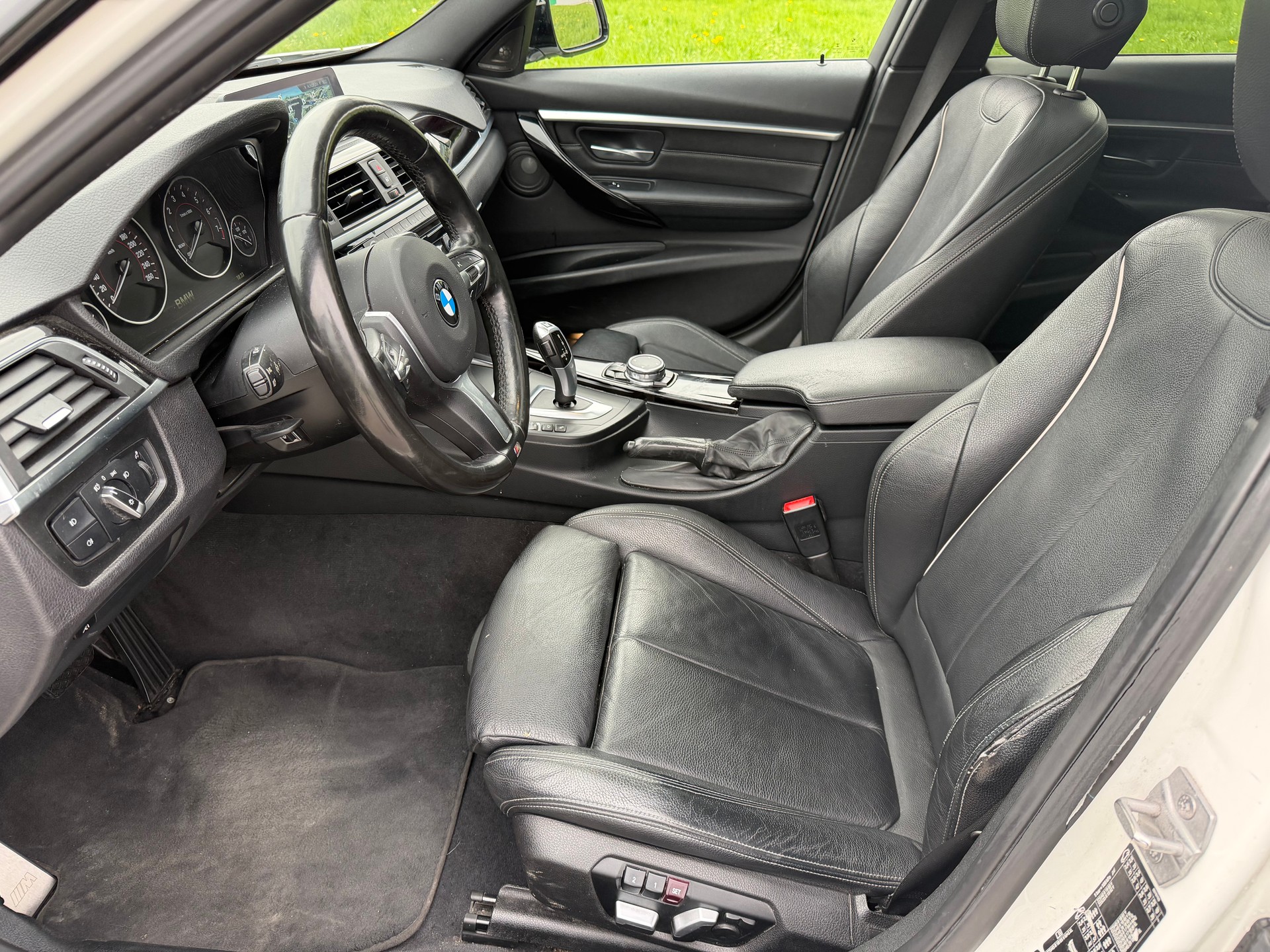 BMW 340i xDrive Touring M Sport Steptronic M-Performance-image-7
