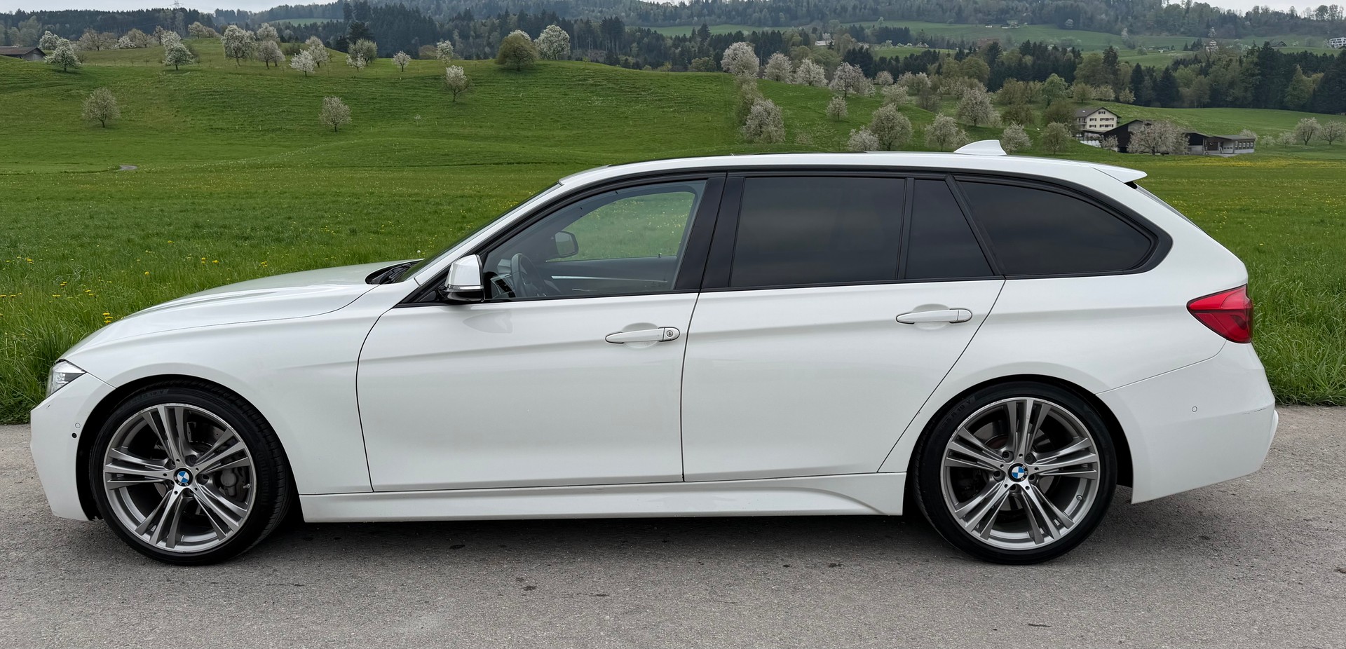 BMW 340i xDrive Touring M Sport Steptronic M-Performance-image-2