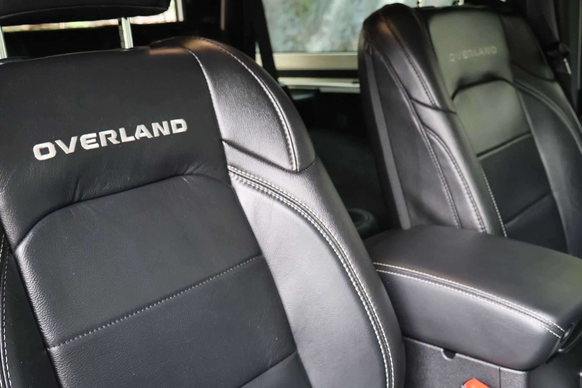 JEEP Wrangler 2.0 Overland Automatic-image-9