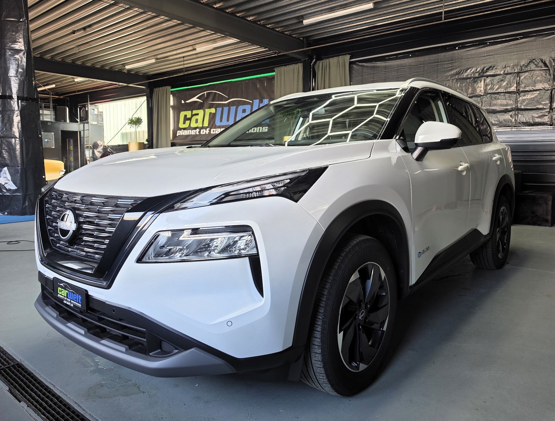 NISSAN X-Trail 1.5 VC-T N-Connecta e-4orce 4WD 7 Plätzer-image-8