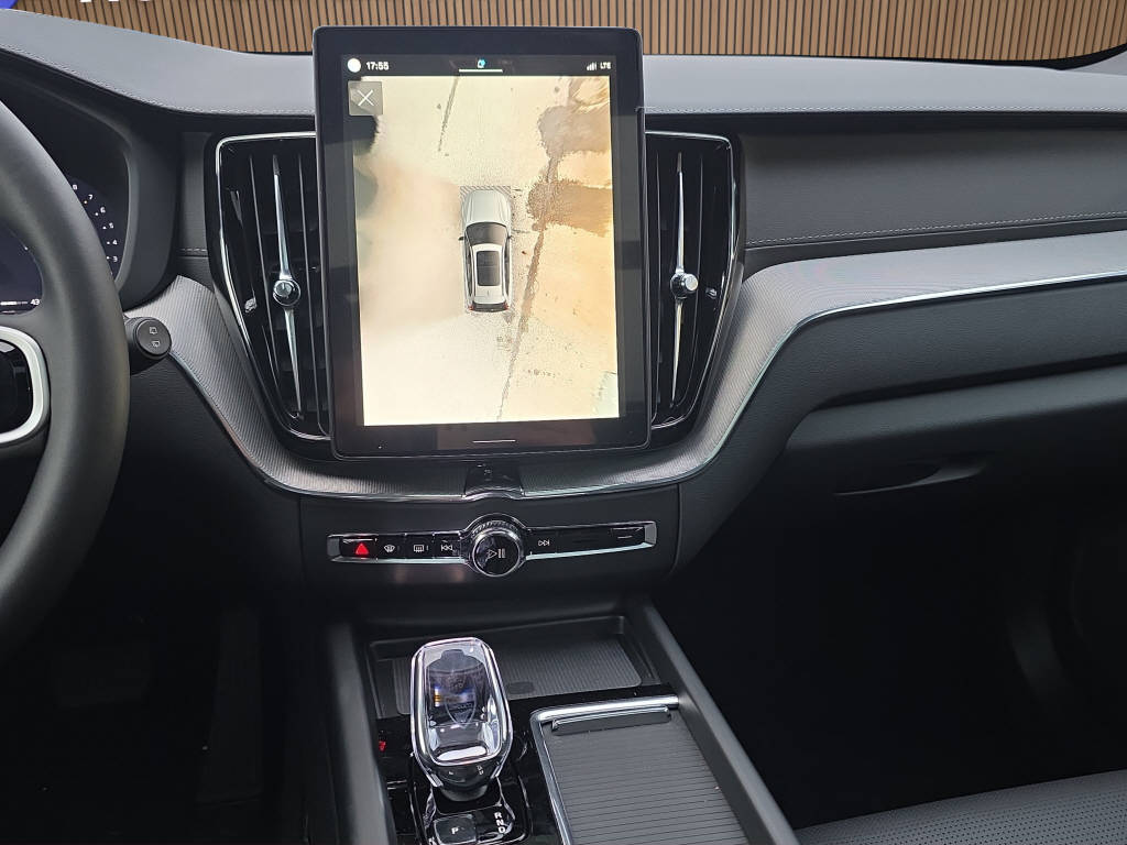 VOLVO XC60 2.0 T8 TE Black Edition eAWD-image-21