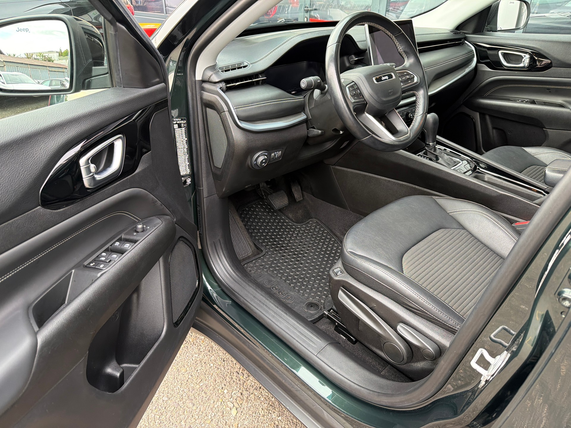 JEEP Compass 4x2 1.3 Turbo Limited DKG-image-8