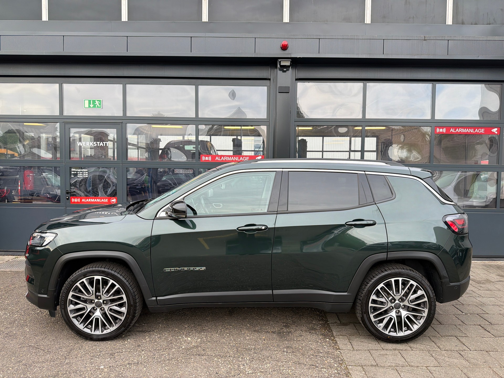 JEEP Compass 4x2 1.3 Turbo Limited DKG-showroom-element-2