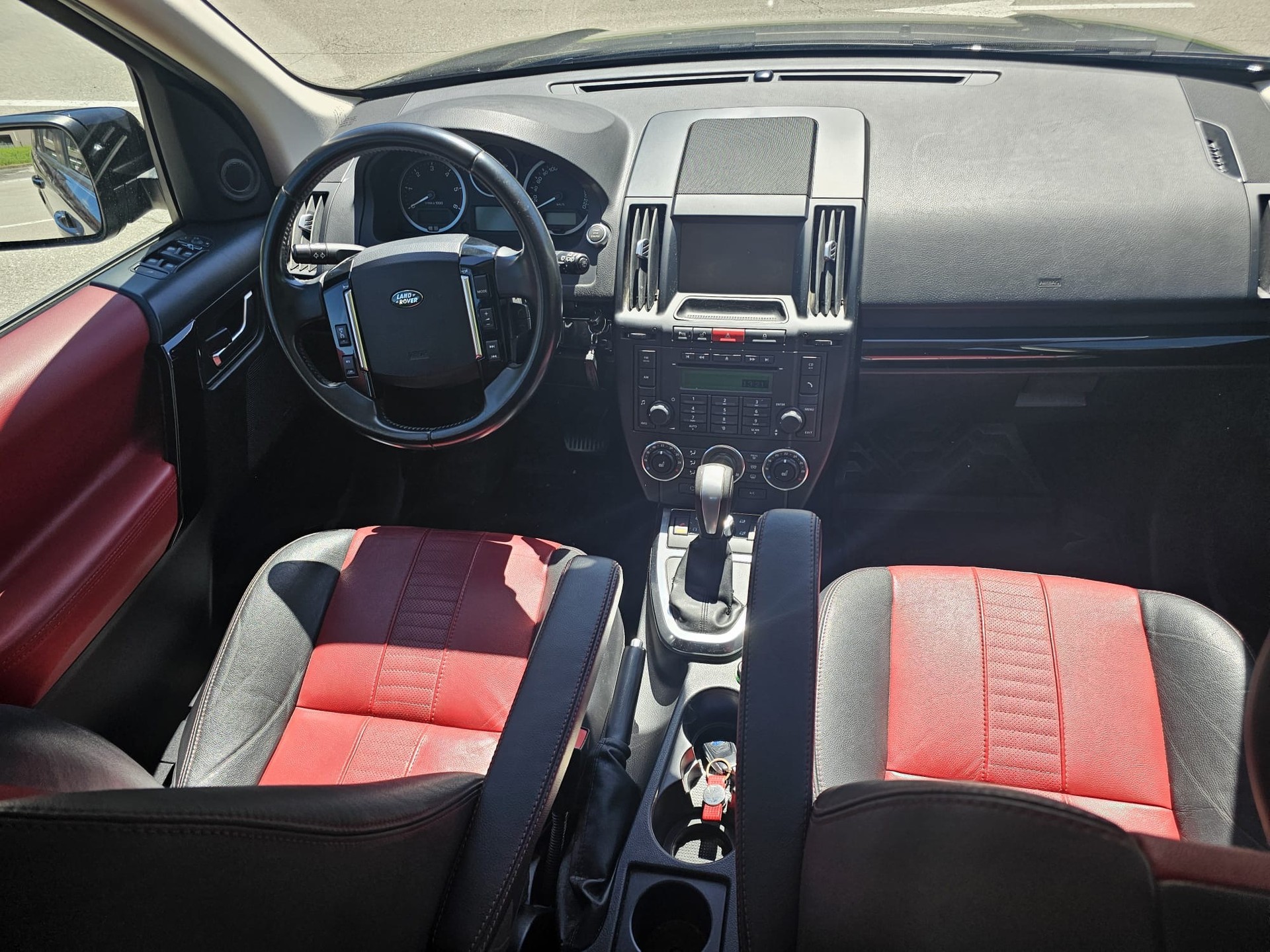 LAND ROVER Freelander 2.2 SD4 HSE Luxury Automatic-image-5