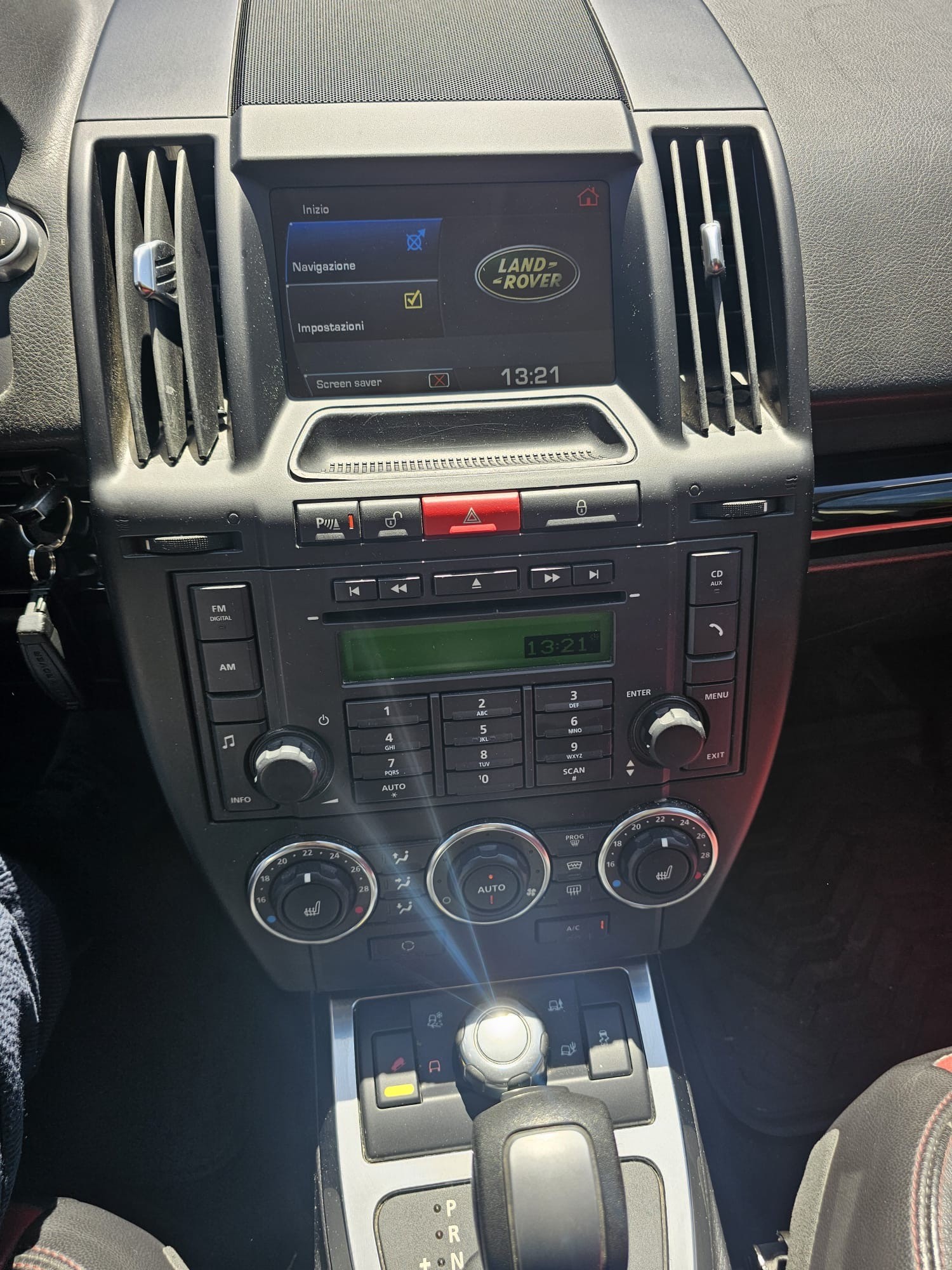 LAND ROVER Freelander 2.2 SD4 HSE Luxury Automatic-image-7