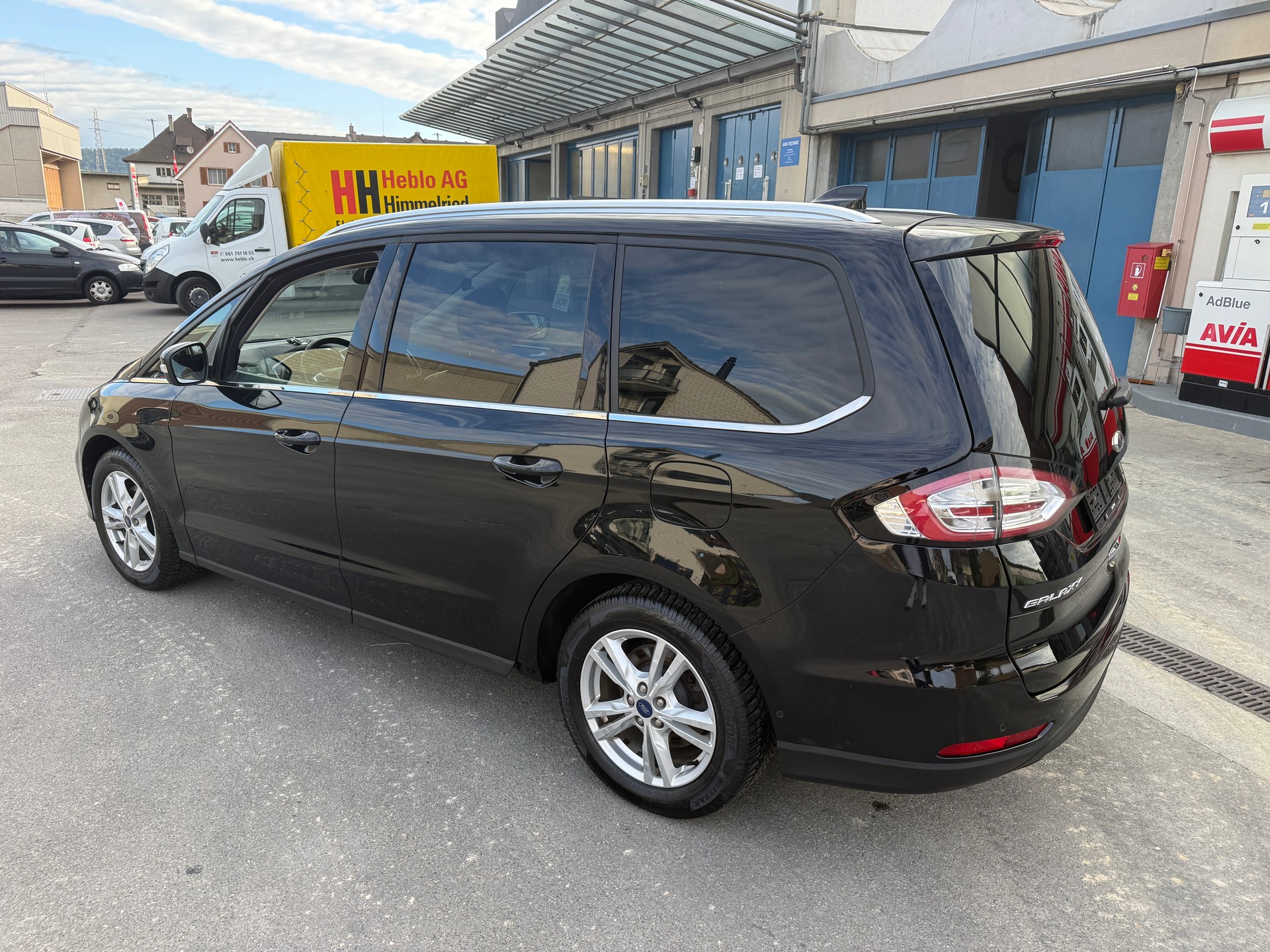 FORD Galaxy 2.5 FHEV Titanium 5Pl CVT 7 Plätze-image-3