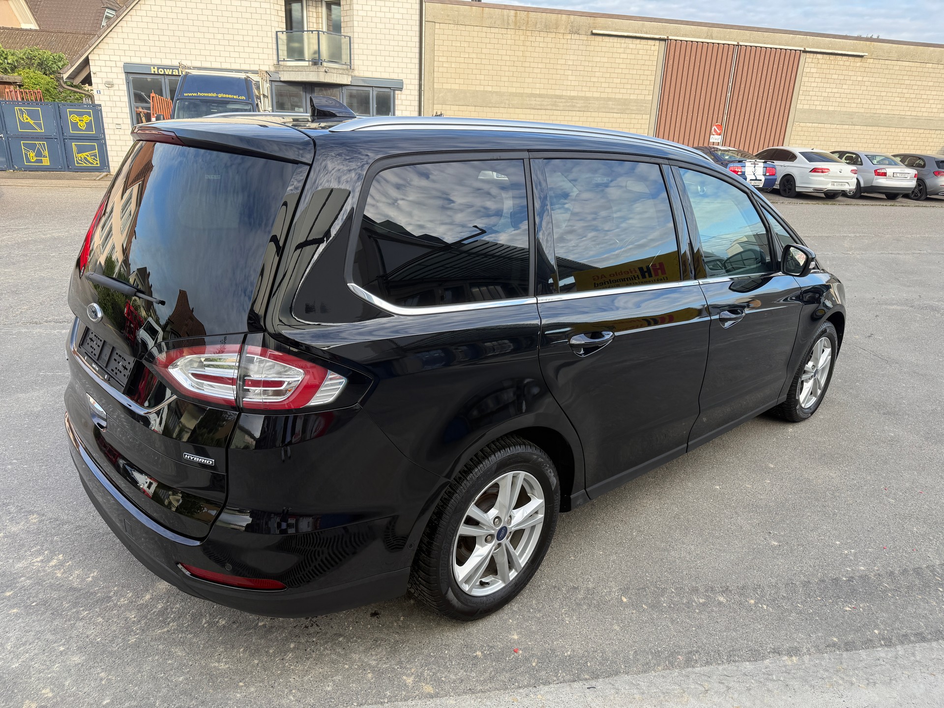 FORD Galaxy 2.5 FHEV Titanium 5Pl CVT 7 Plätze-image-4