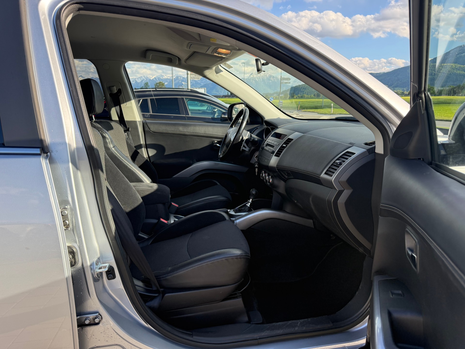 MITSUBISHI Outlander 2.2 DID Invite 4WD TC-SST-image-11