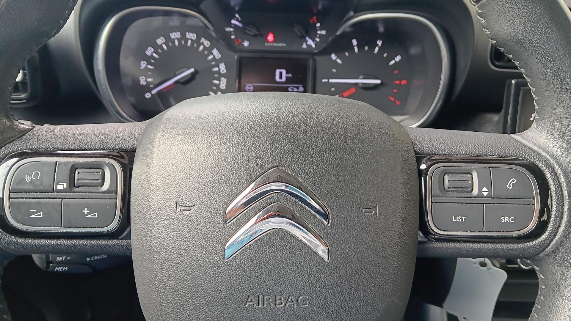 CITROEN C3 Aircross 1.2i PureTech Feel-image-15