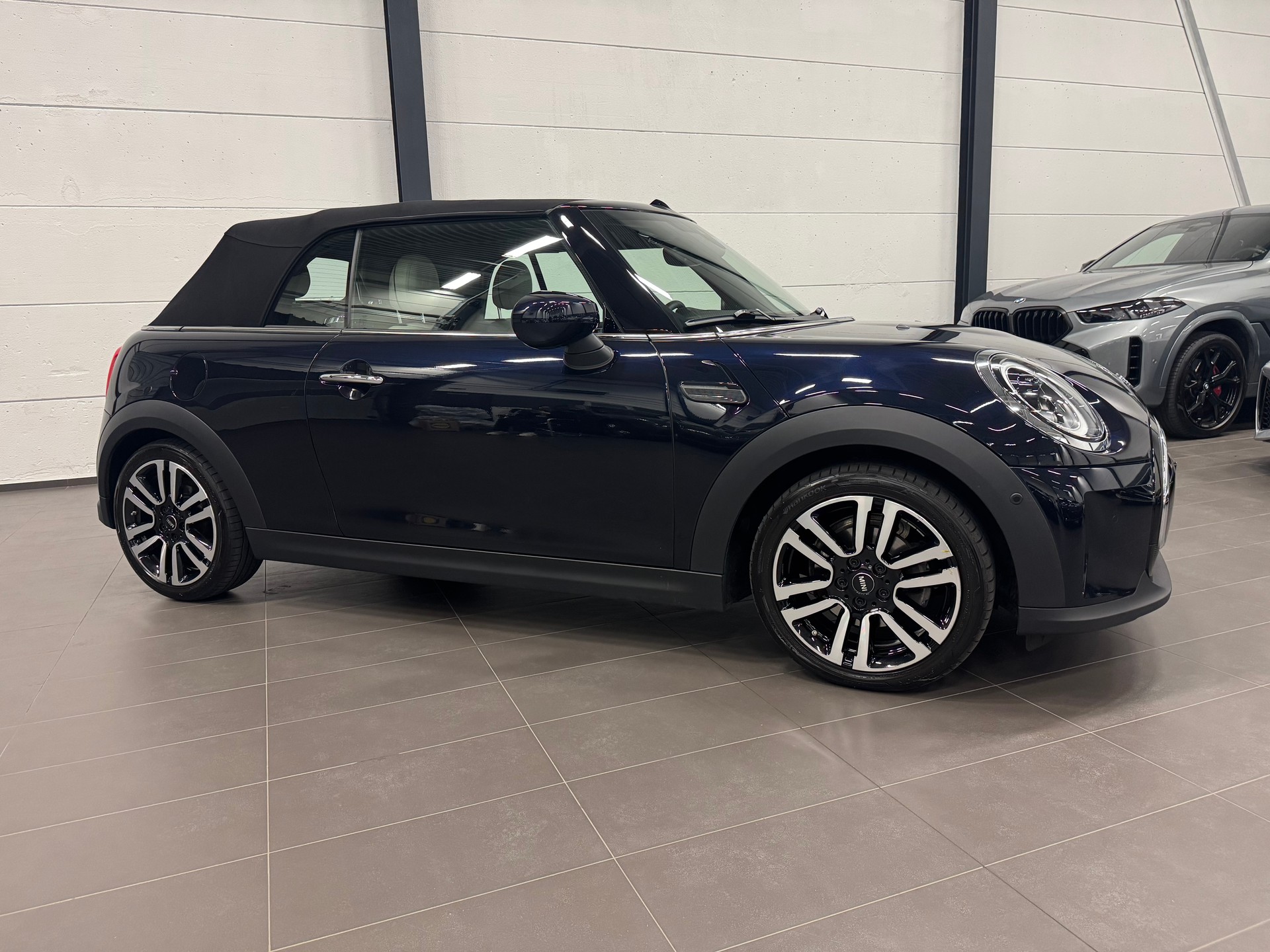 MINI Cooper Cabriolet DKG-showroom-element-3