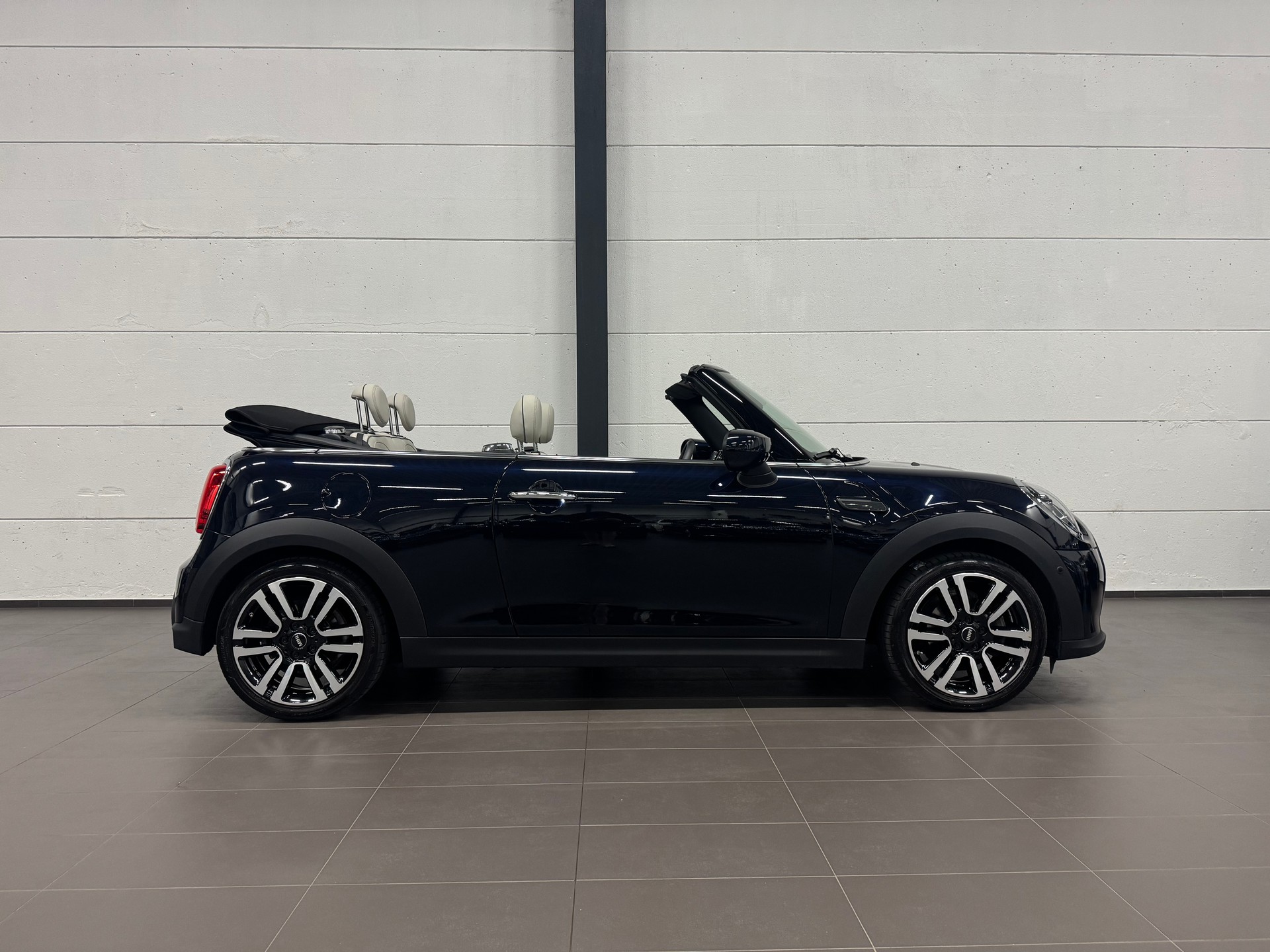 MINI Cooper Cabriolet DKG-image-12