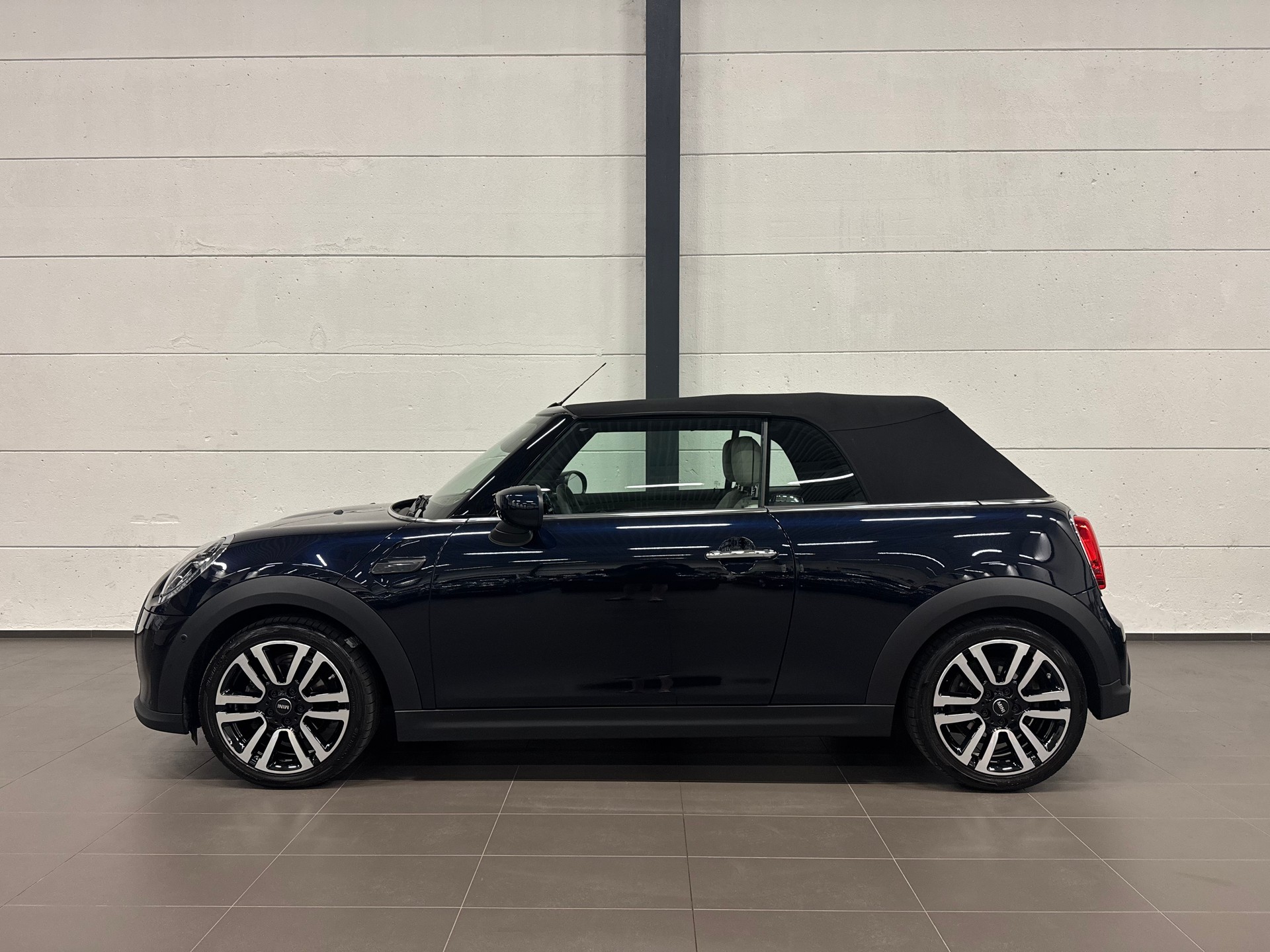 MINI Cooper Cabriolet DKG-image-10