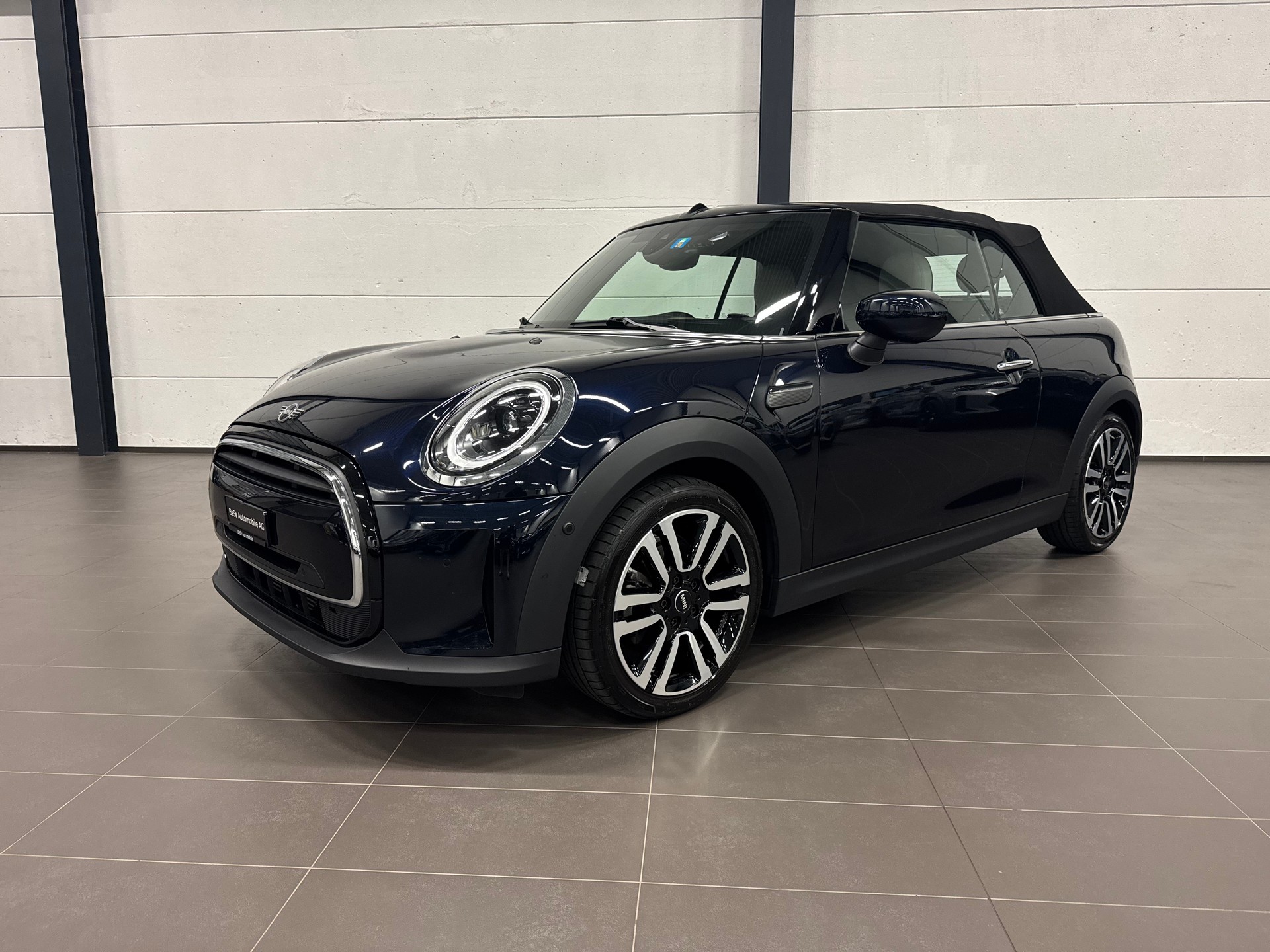 MINI Cooper Cabriolet DKG-showroom-element-2