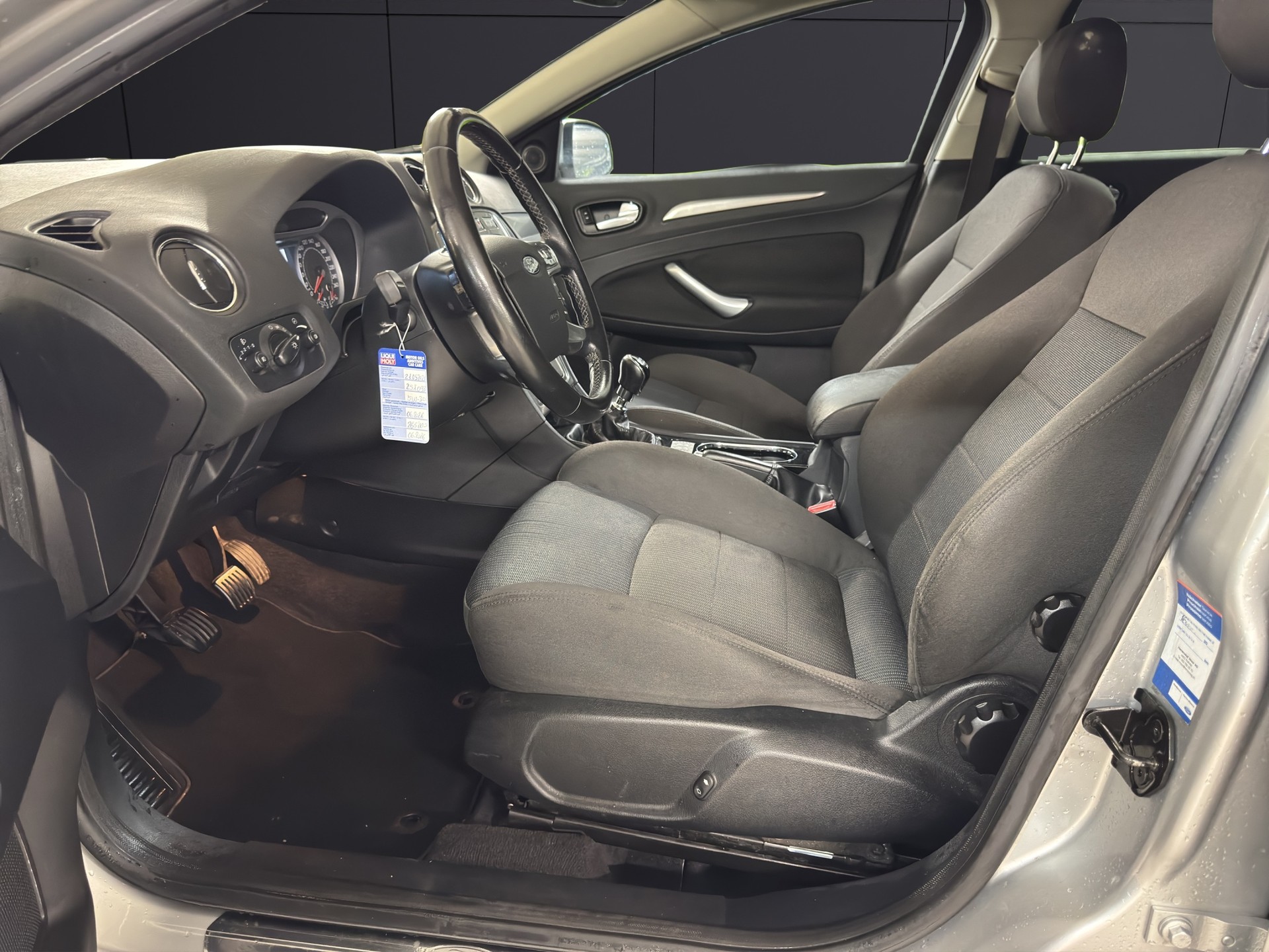 FORD Mondeo 2.0 TDCi 16V Titanium Executive-image-11