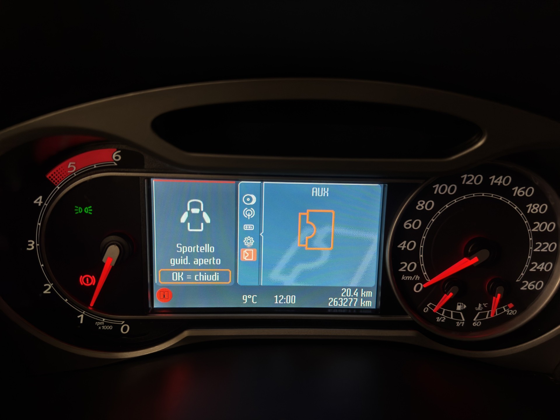 FORD Mondeo 2.0 TDCi 16V Titanium Executive-image-13