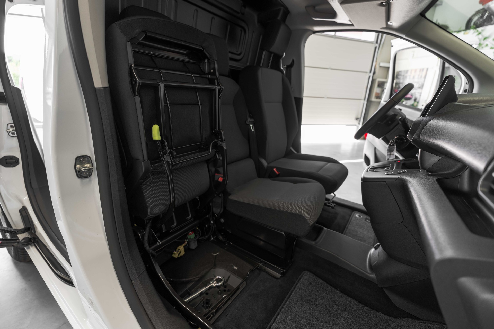CITROEN e-Berlingo Van M L1 AHK MIT 2000KG ANHÄNGELAST-image-19