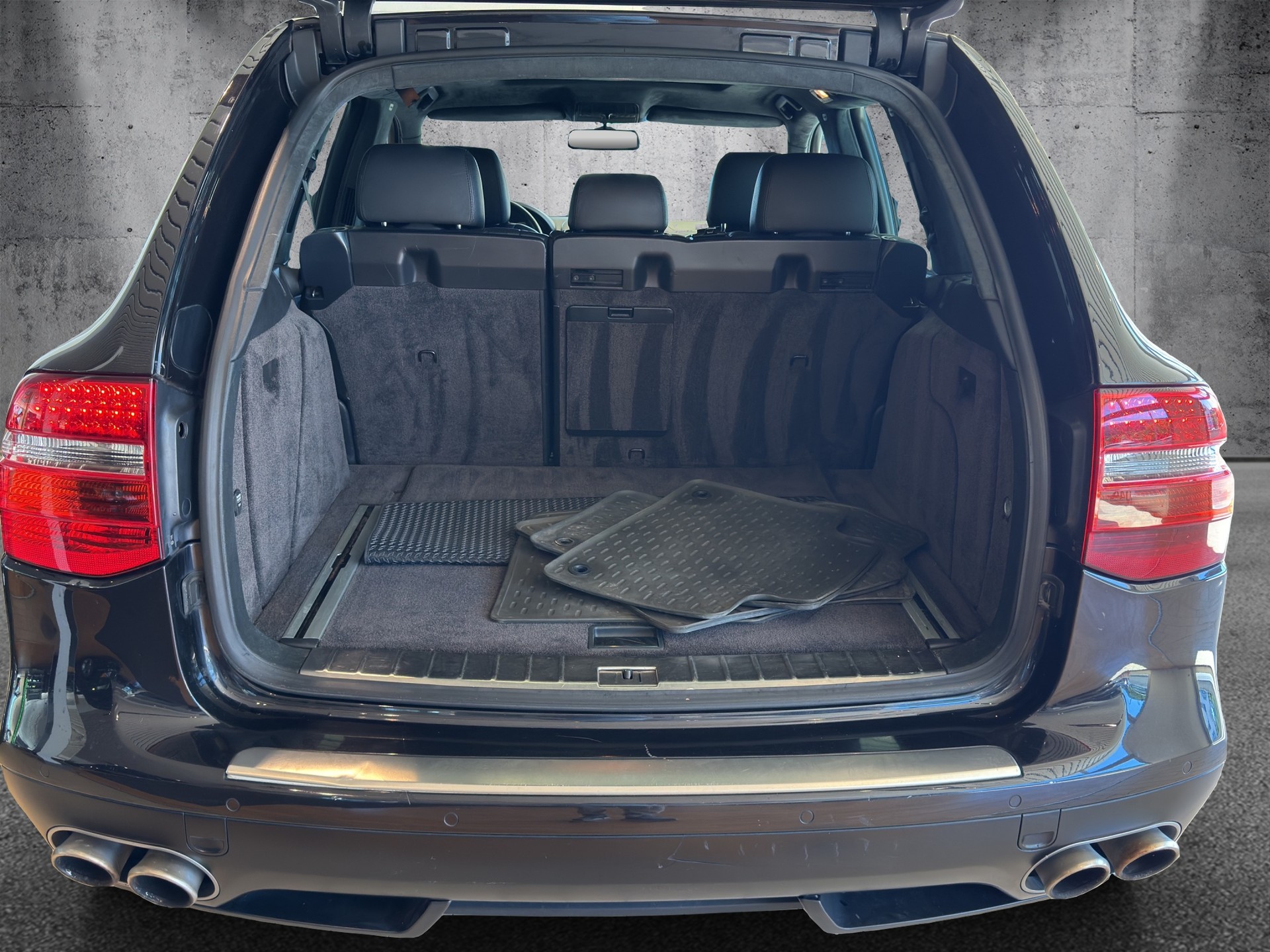 PORSCHE Cayenne Turbo-image-12